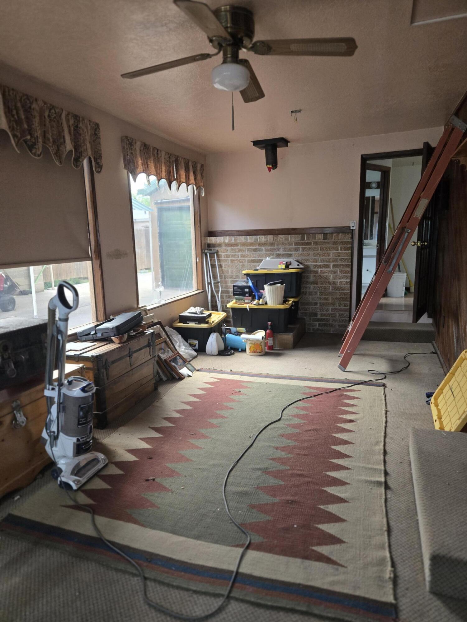 411 N Rubennie Place NW