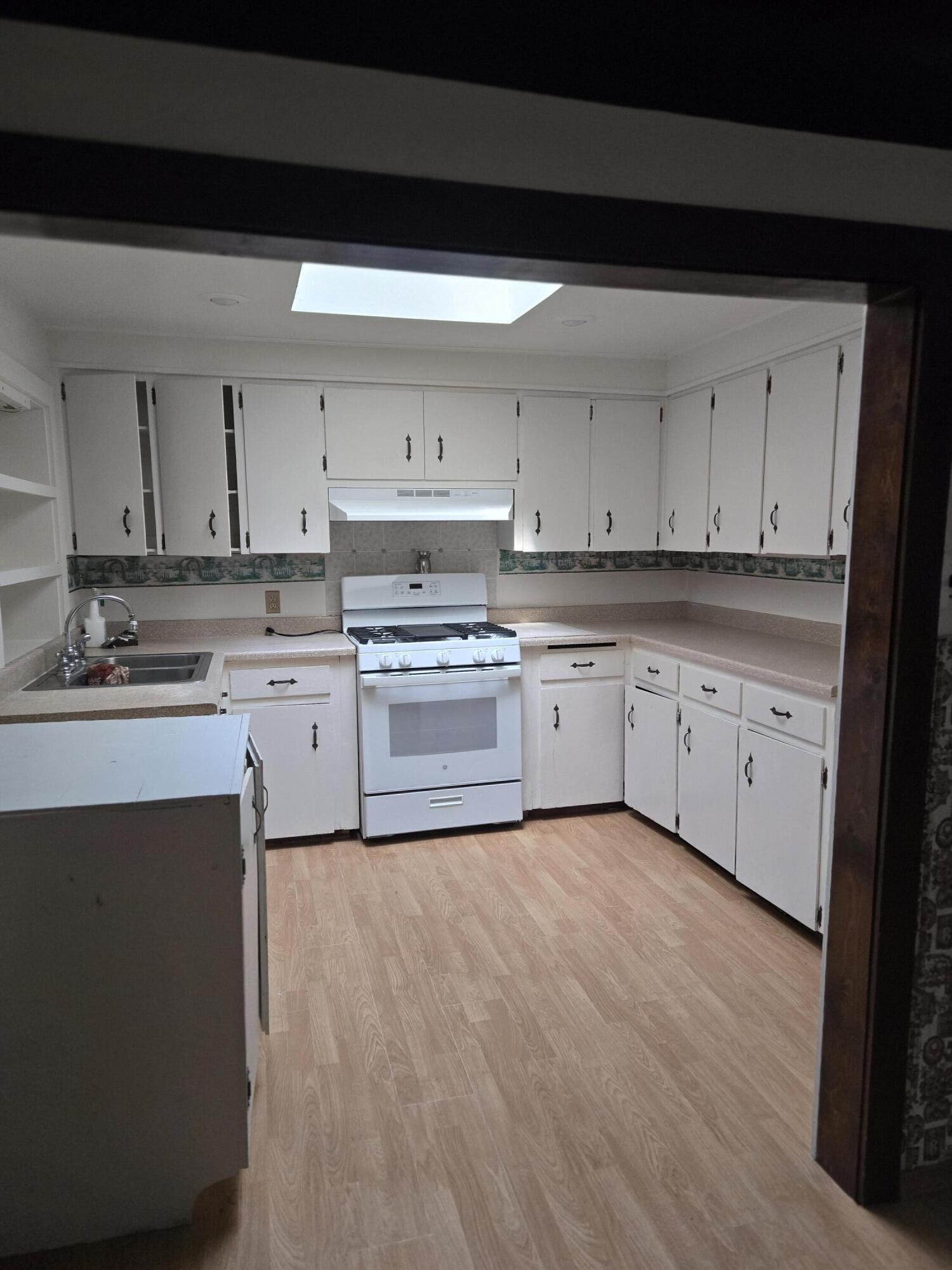 411 N Rubennie Place NW