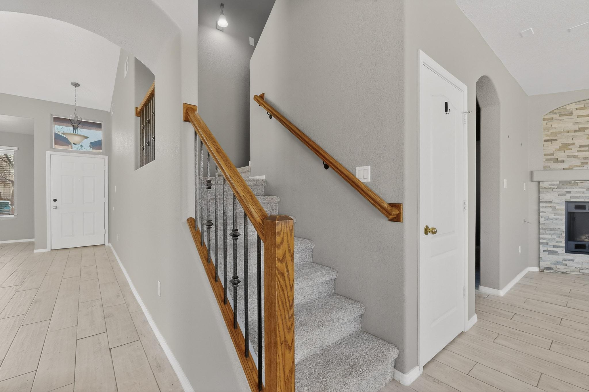 1328 Peppoli Loop SE