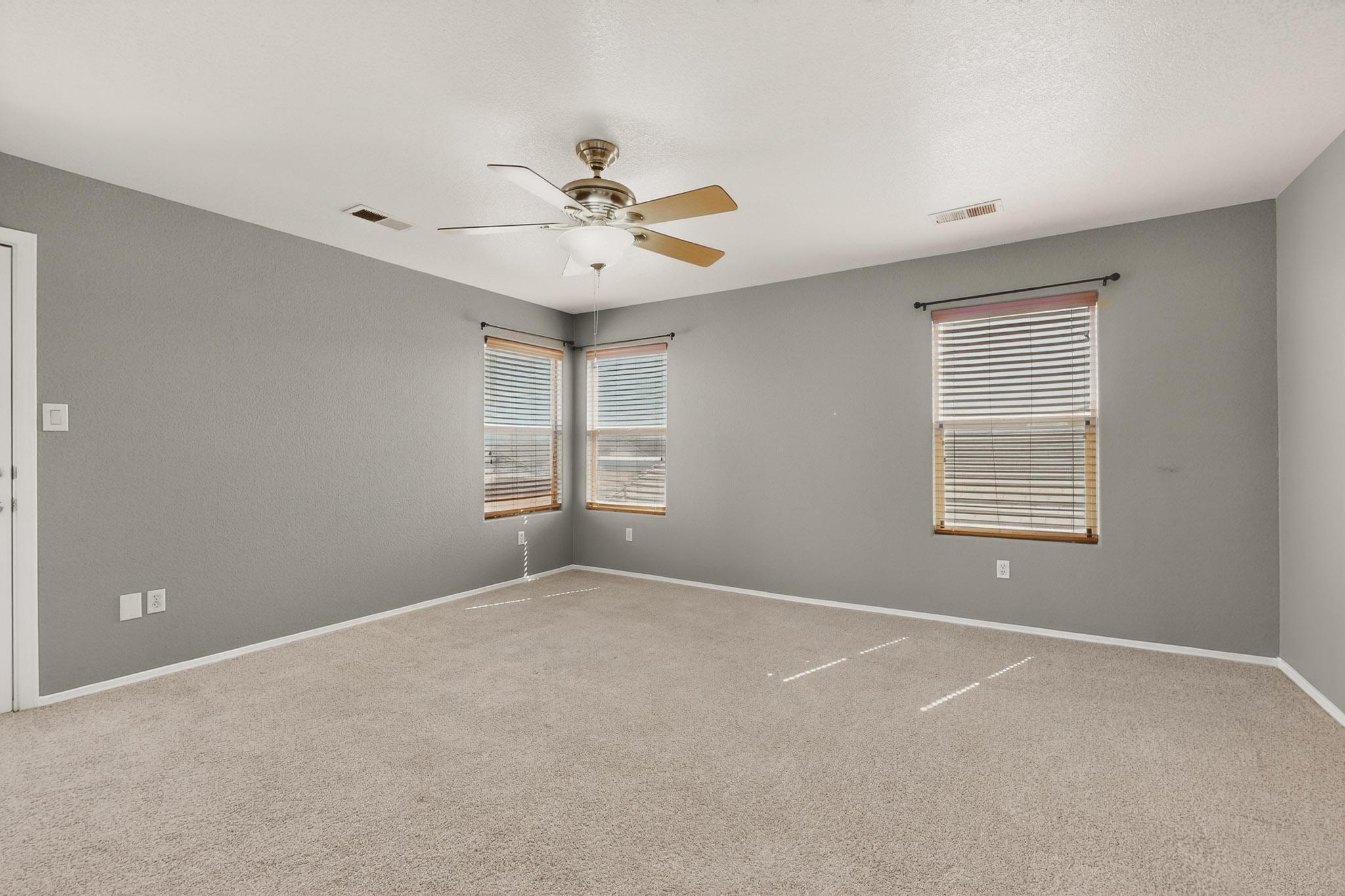 1328 Peppoli Loop SE