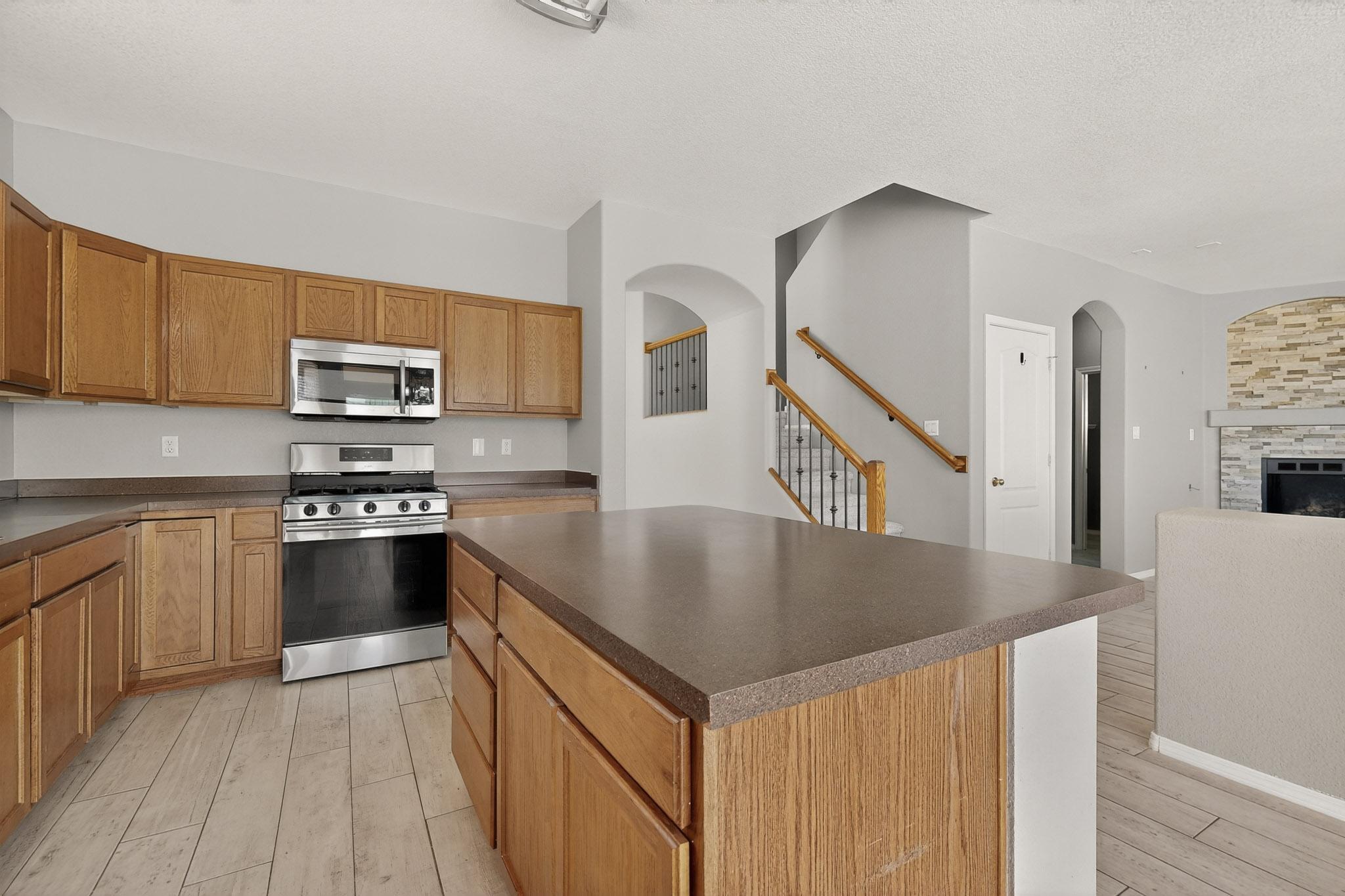 1328 Peppoli Loop SE