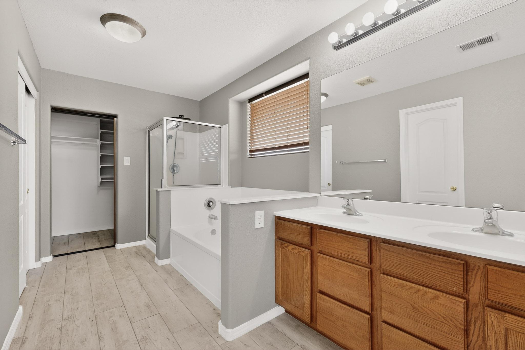 1328 Peppoli Loop SE