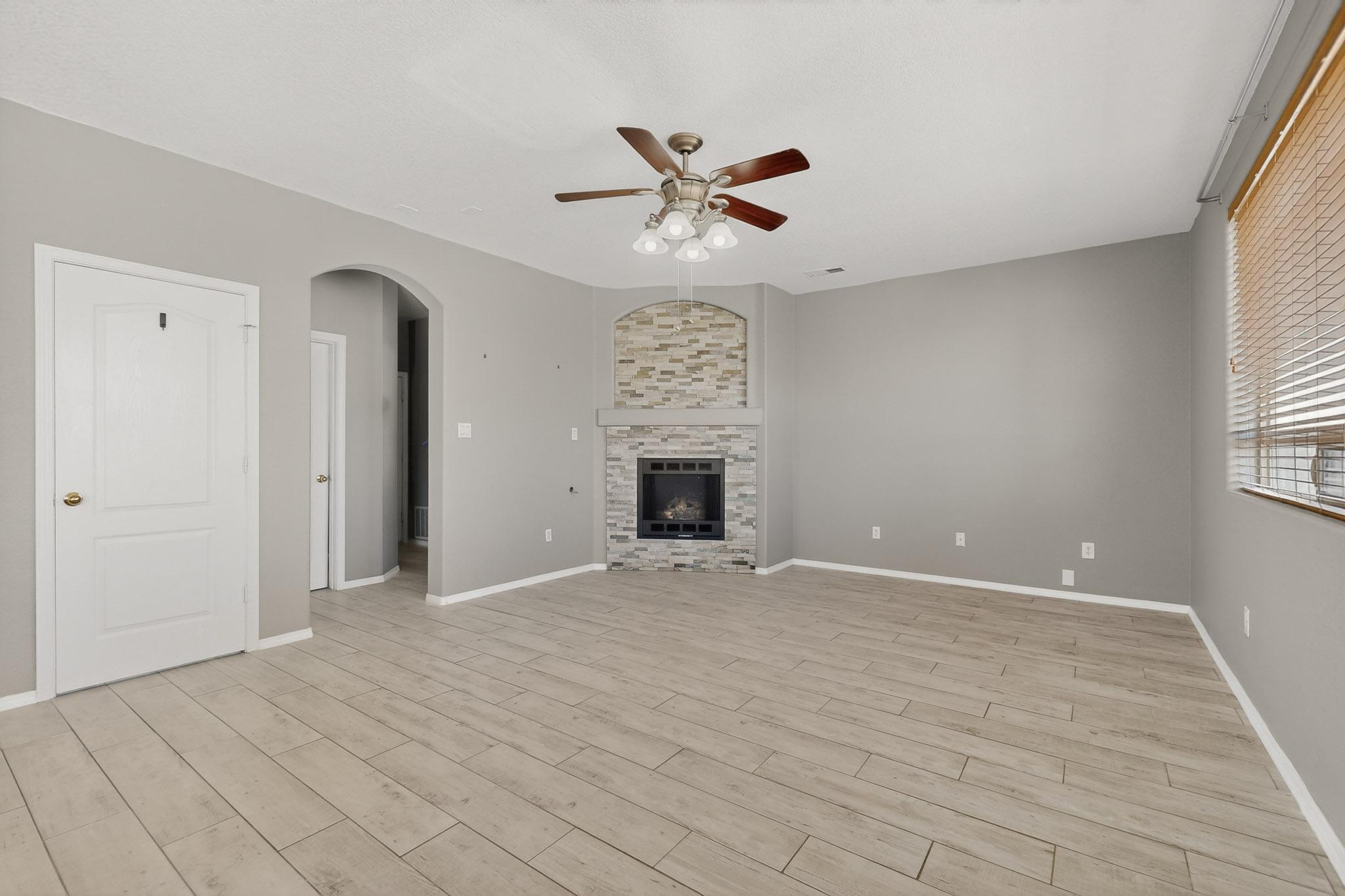 1328 Peppoli Loop SE