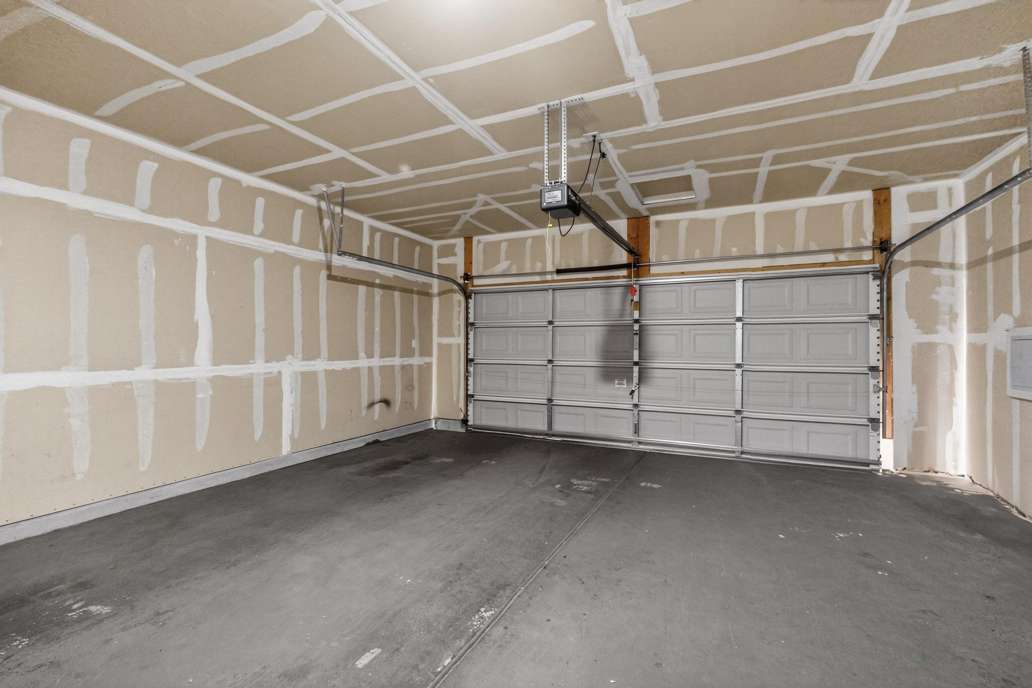 1328 Peppoli Loop SE