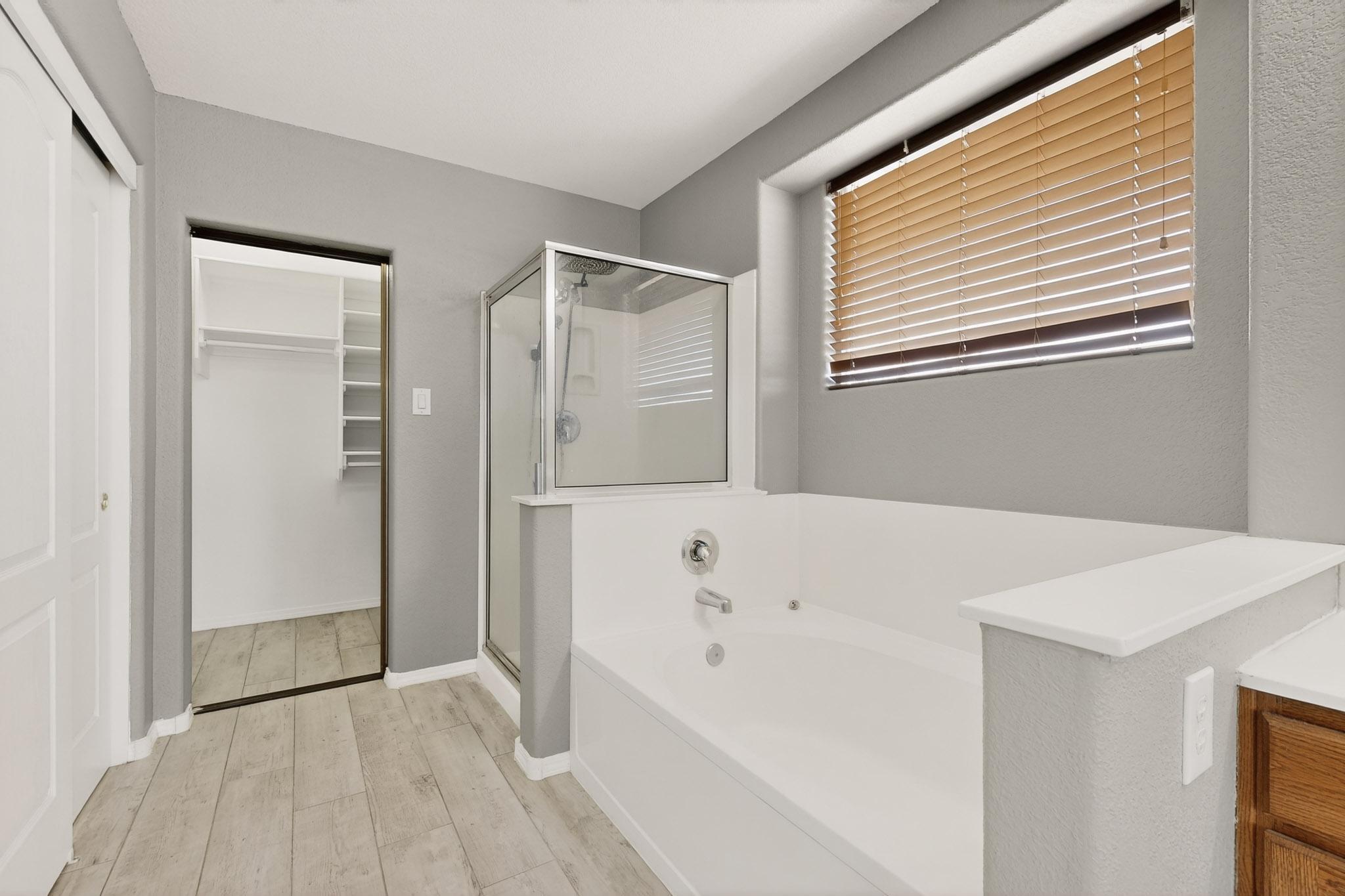 1328 Peppoli Loop SE