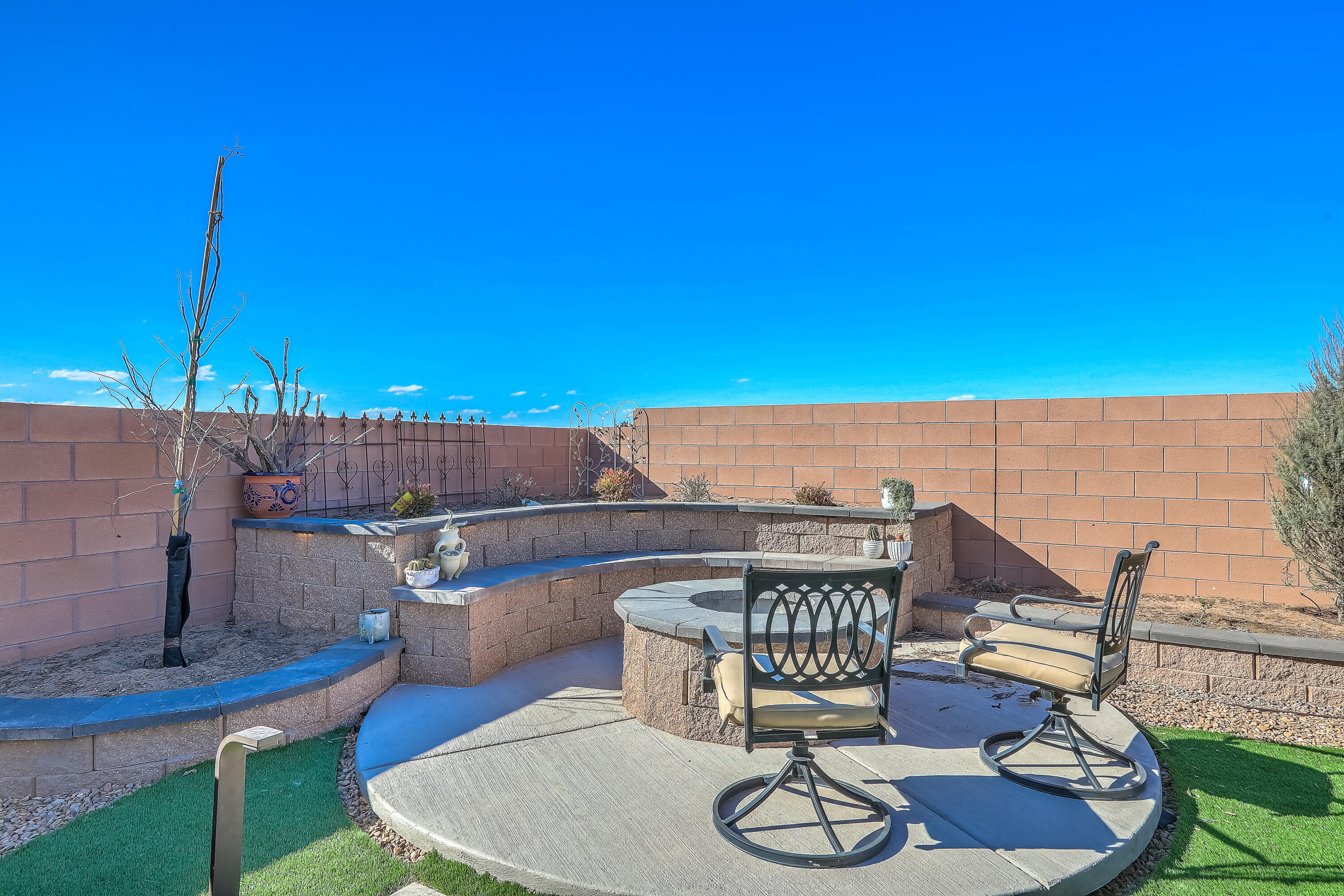 233 Spectrum Avenue SW