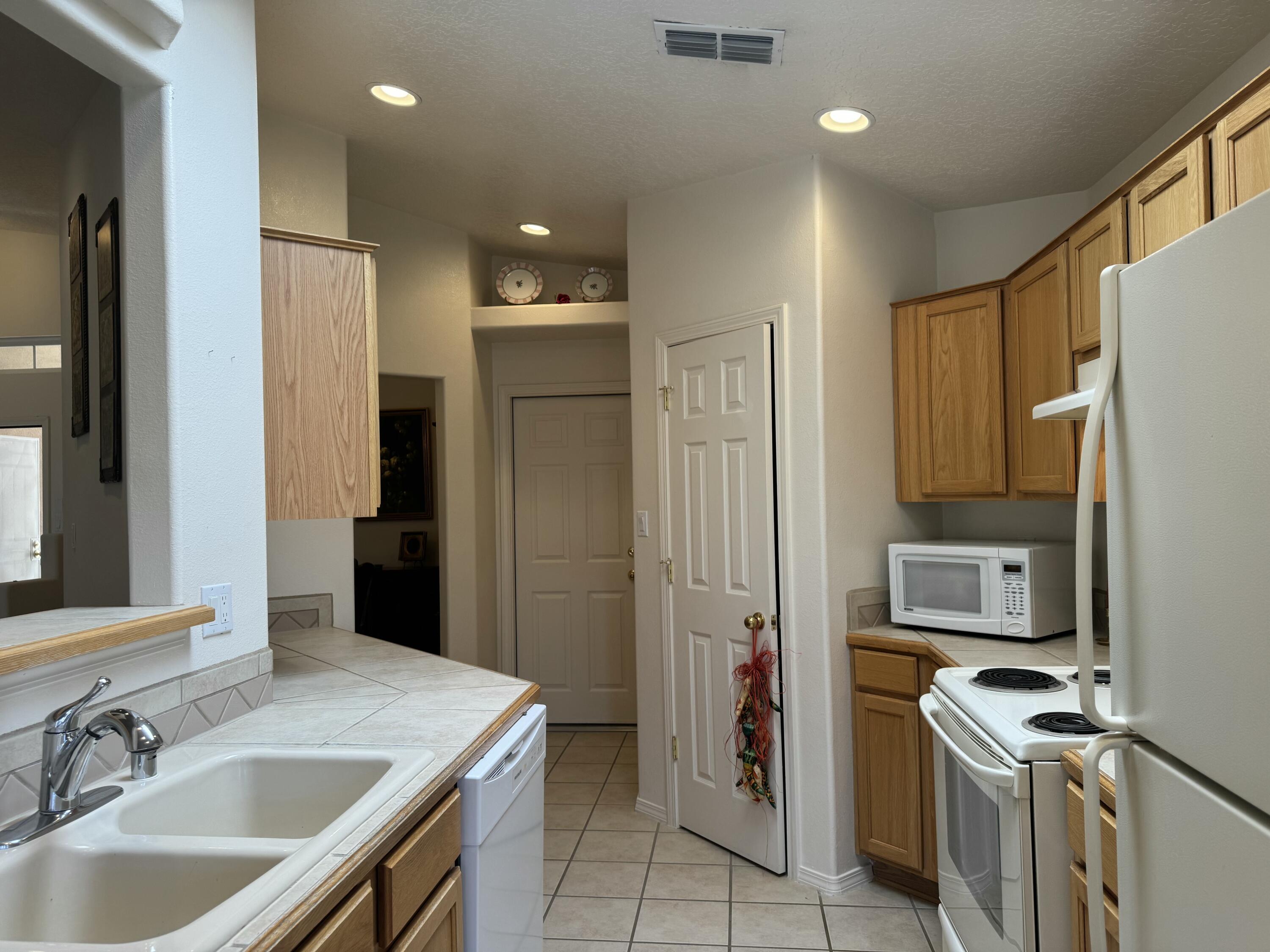 10300 Docena Place NW