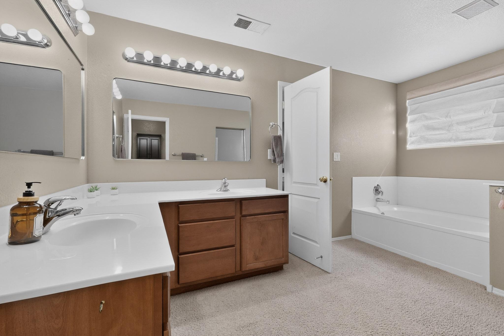 10434 Cantacielo Drive NW