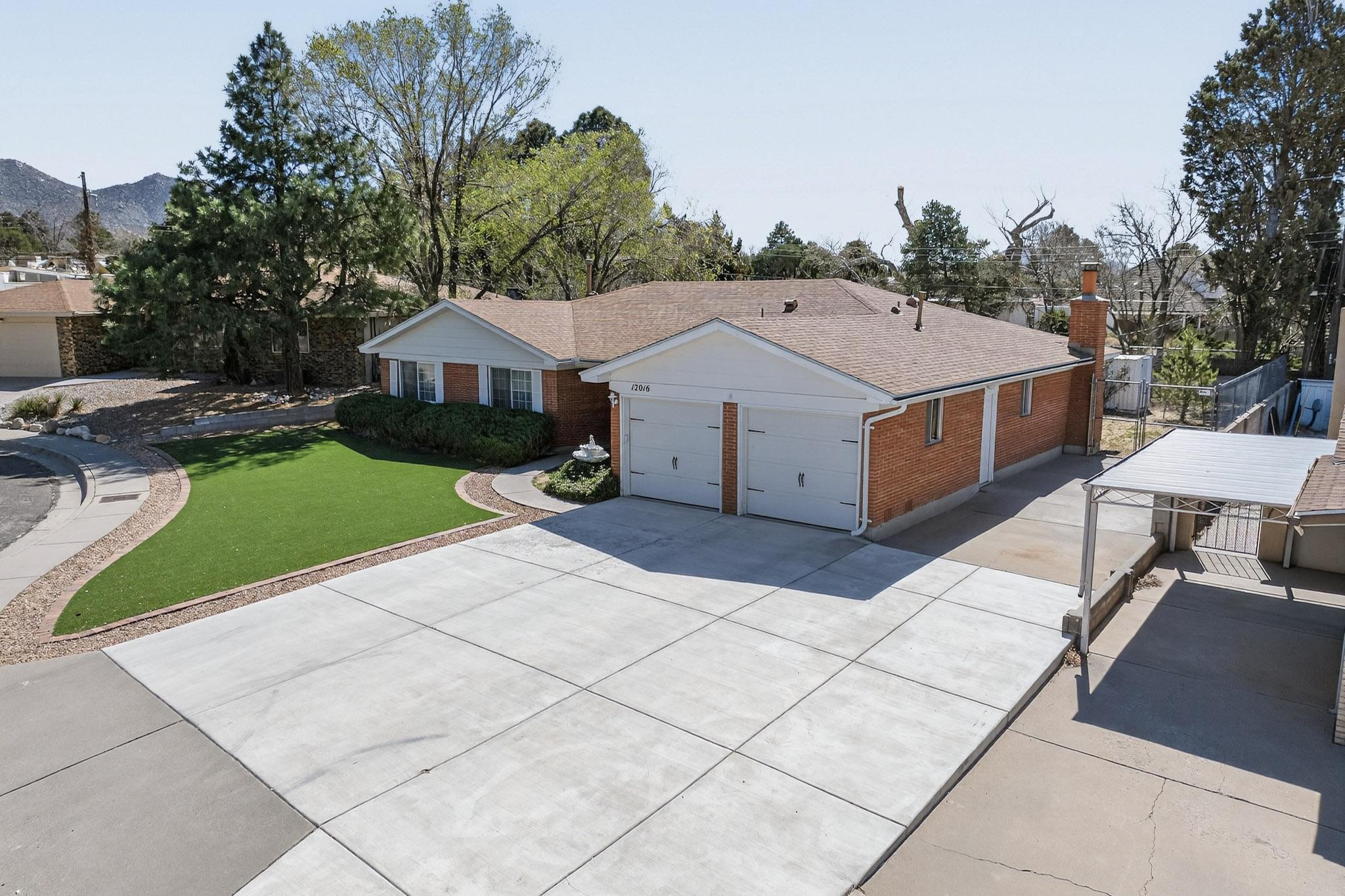 12016 Donna Court NE