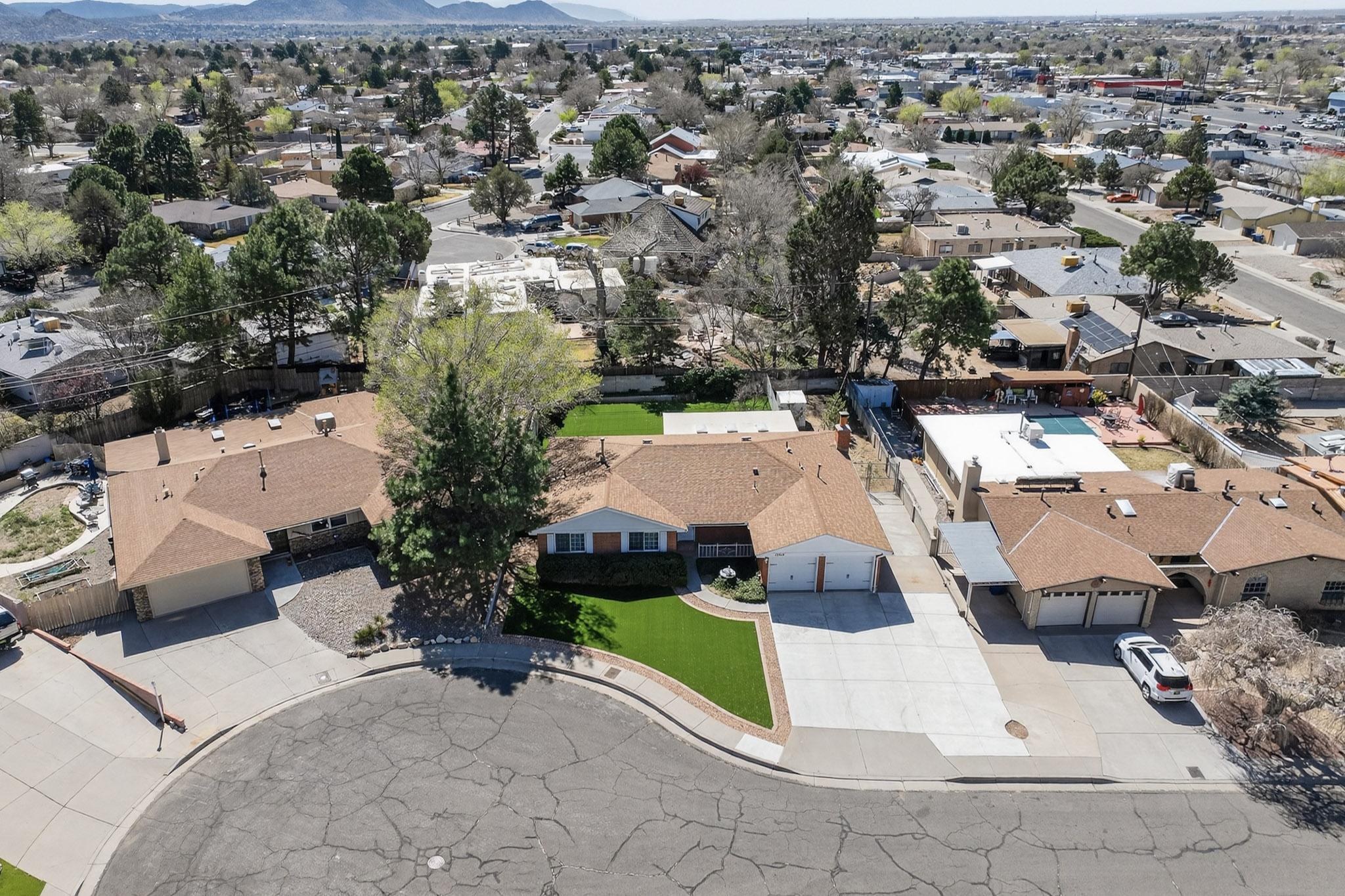 12016 Donna Court NE