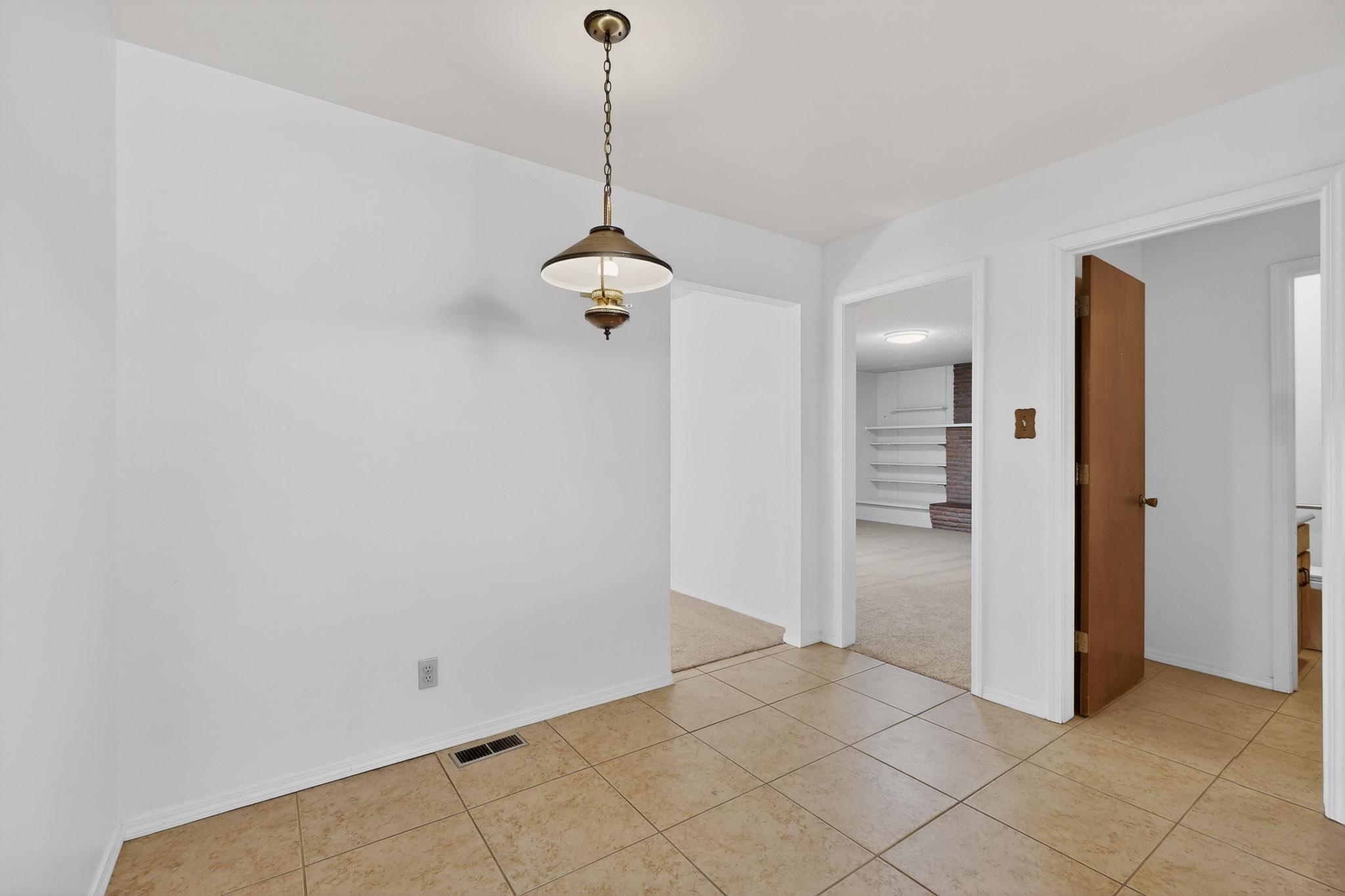 12016 Donna Court NE