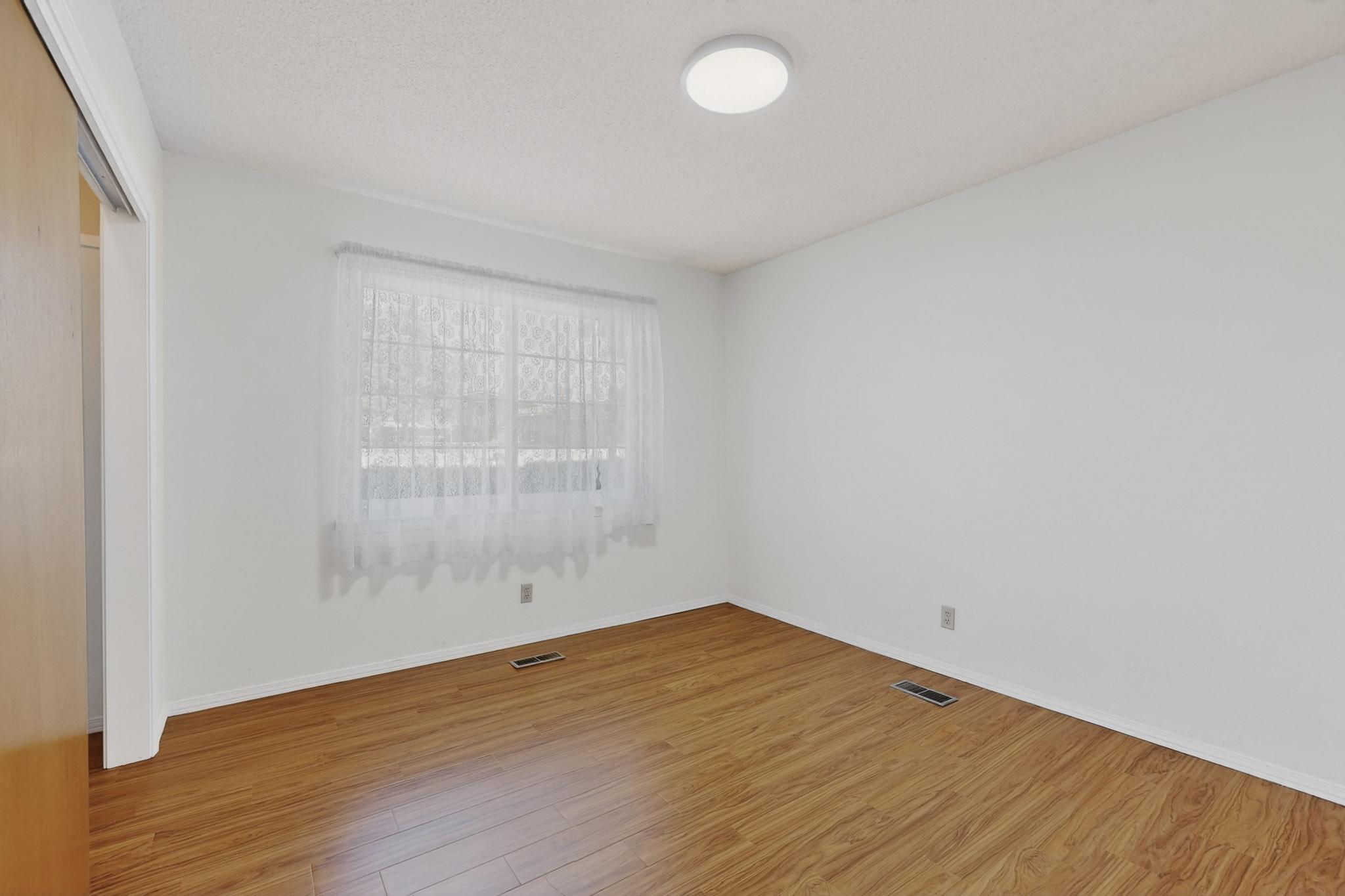 12016 Donna Court NE
