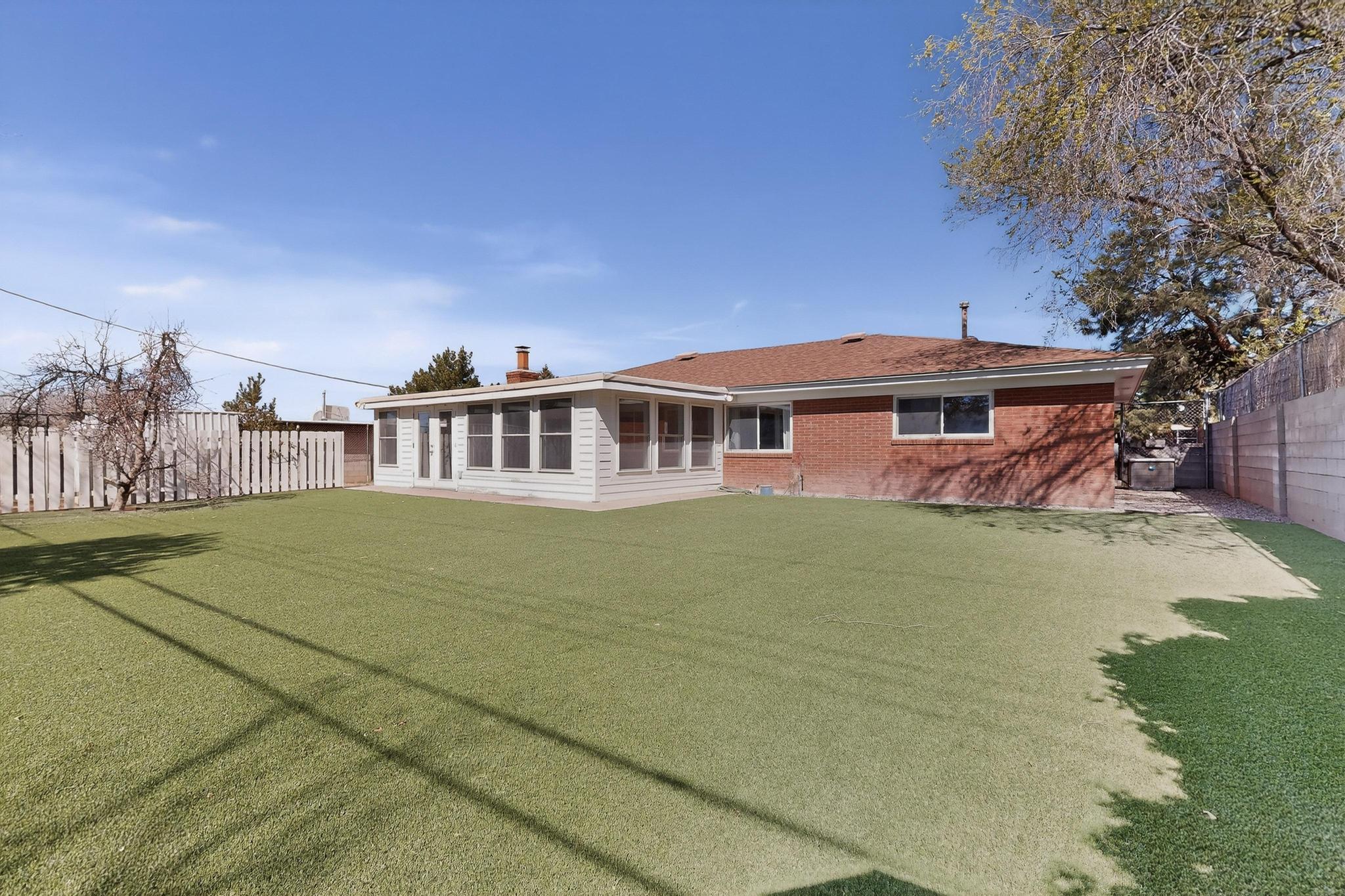 12016 Donna Court NE