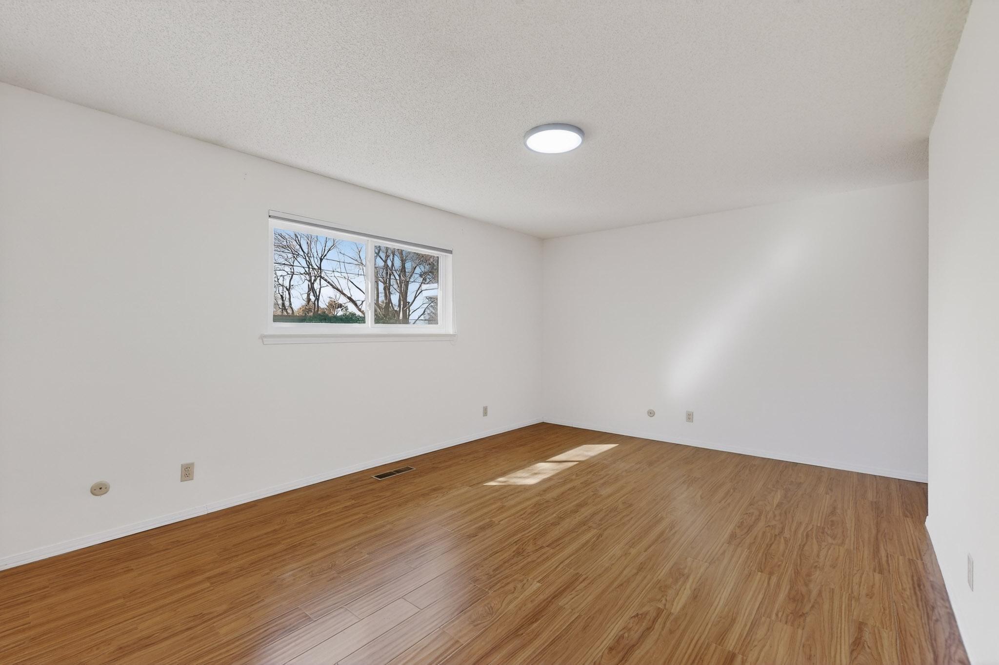 12016 Donna Court NE