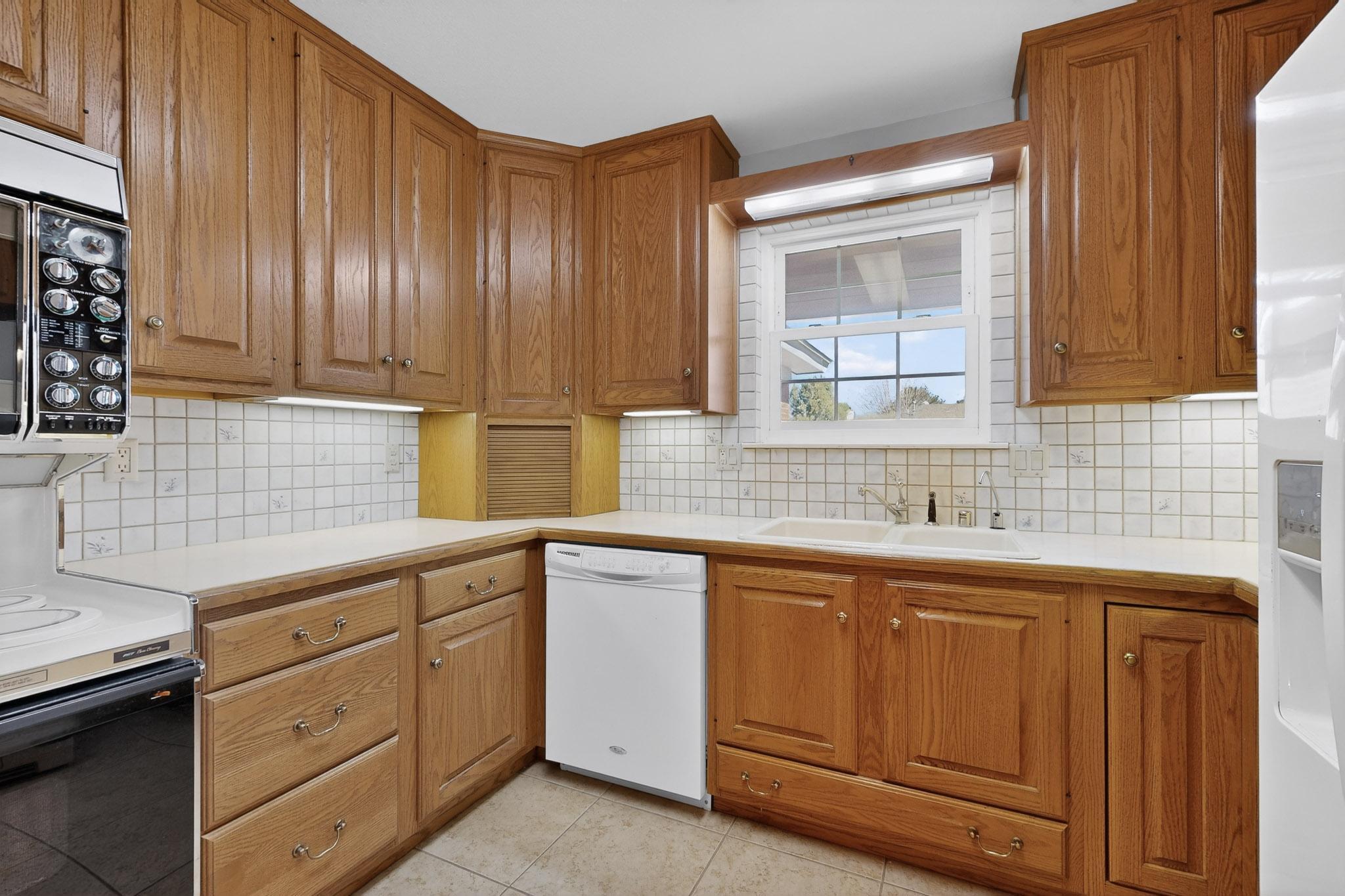 12016 Donna Court NE