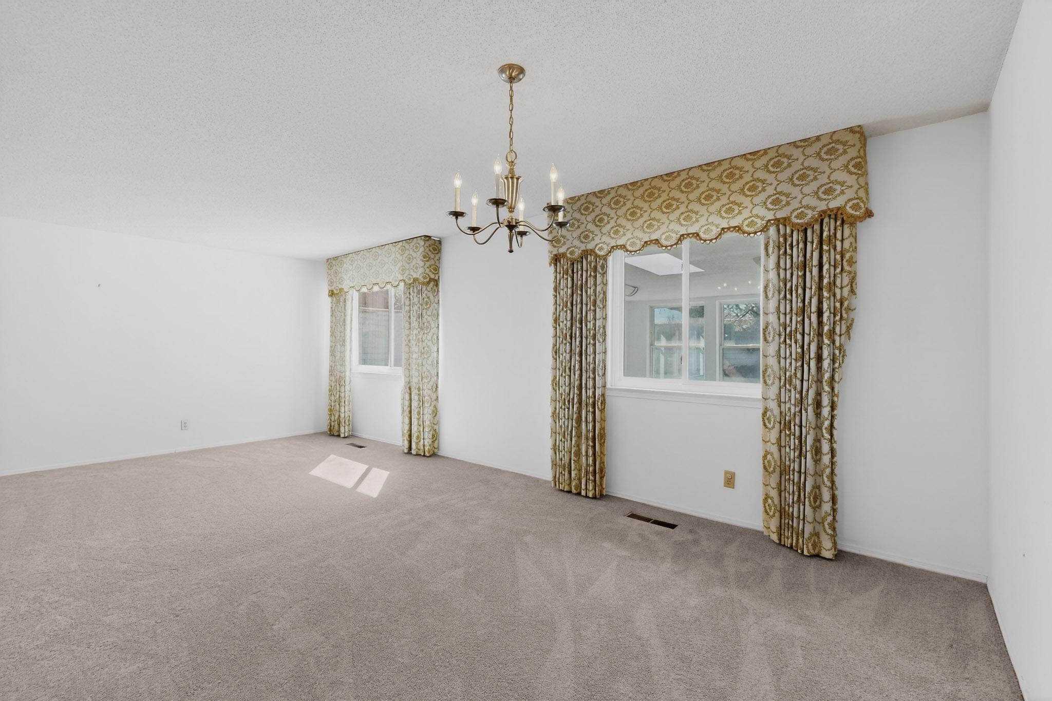 12016 Donna Court NE