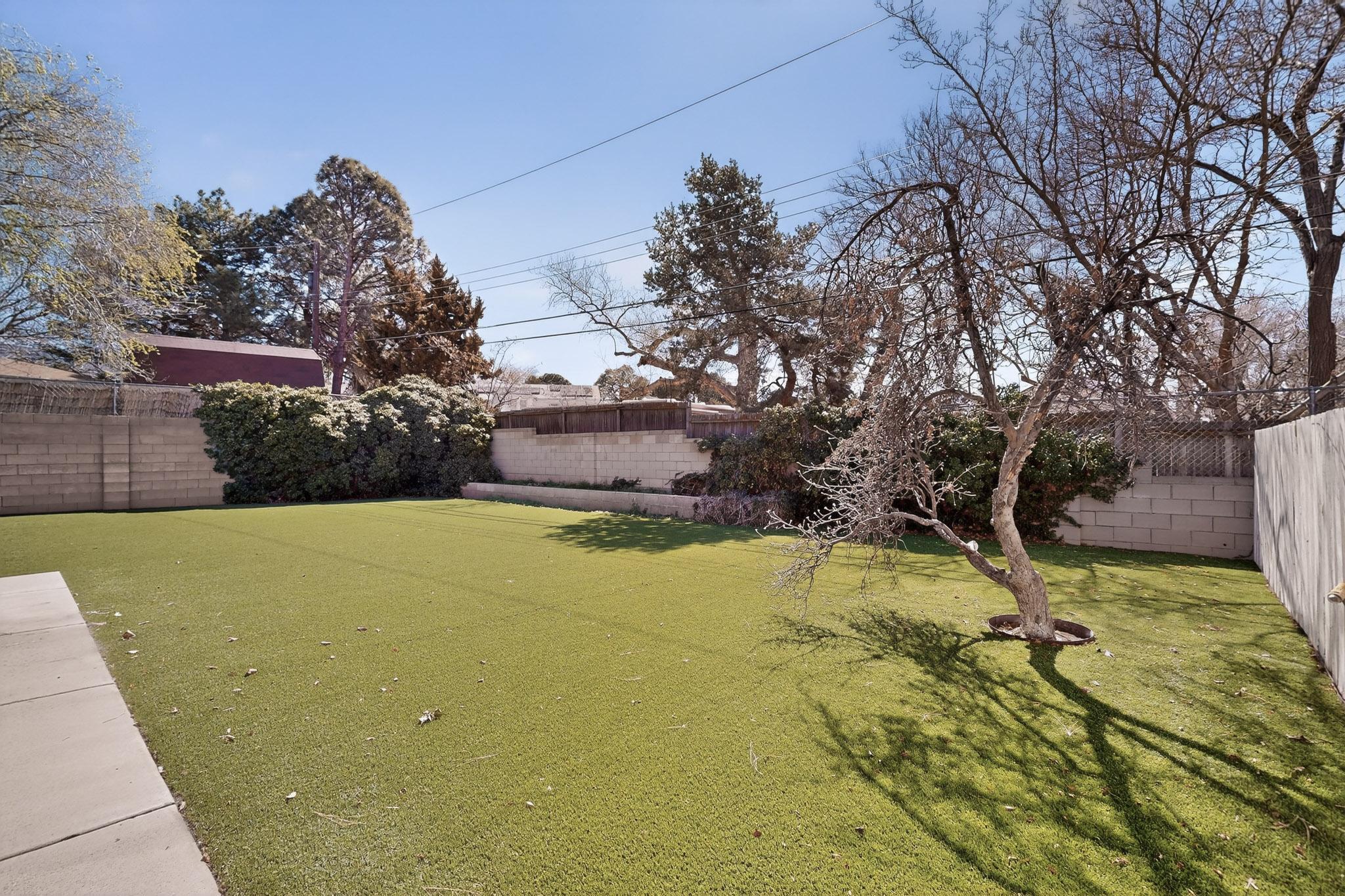 12016 Donna Court NE