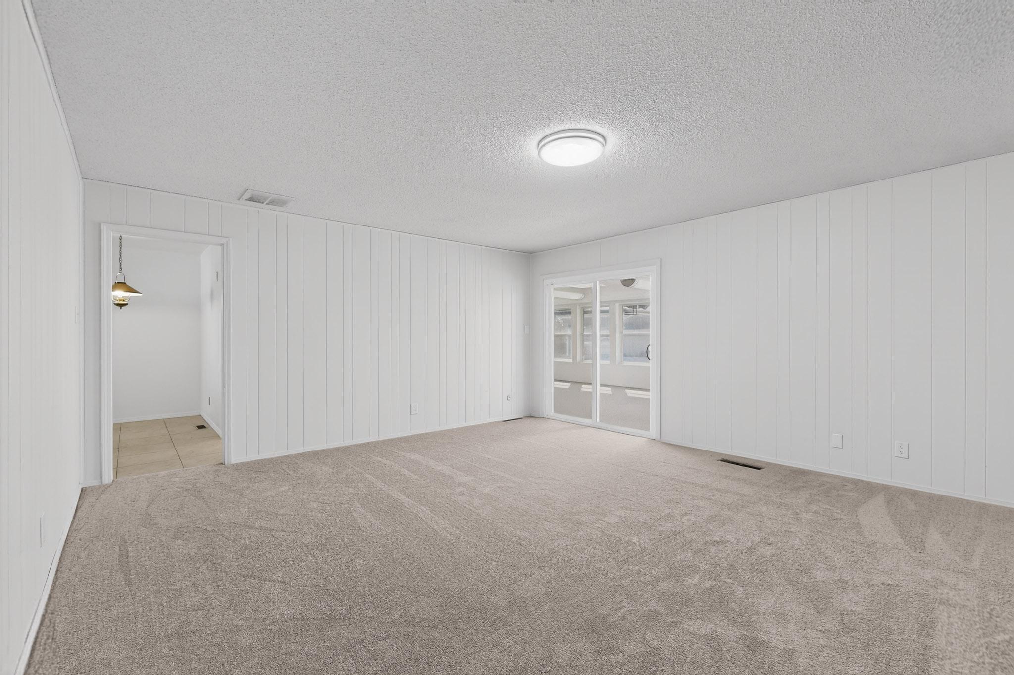 12016 Donna Court NE