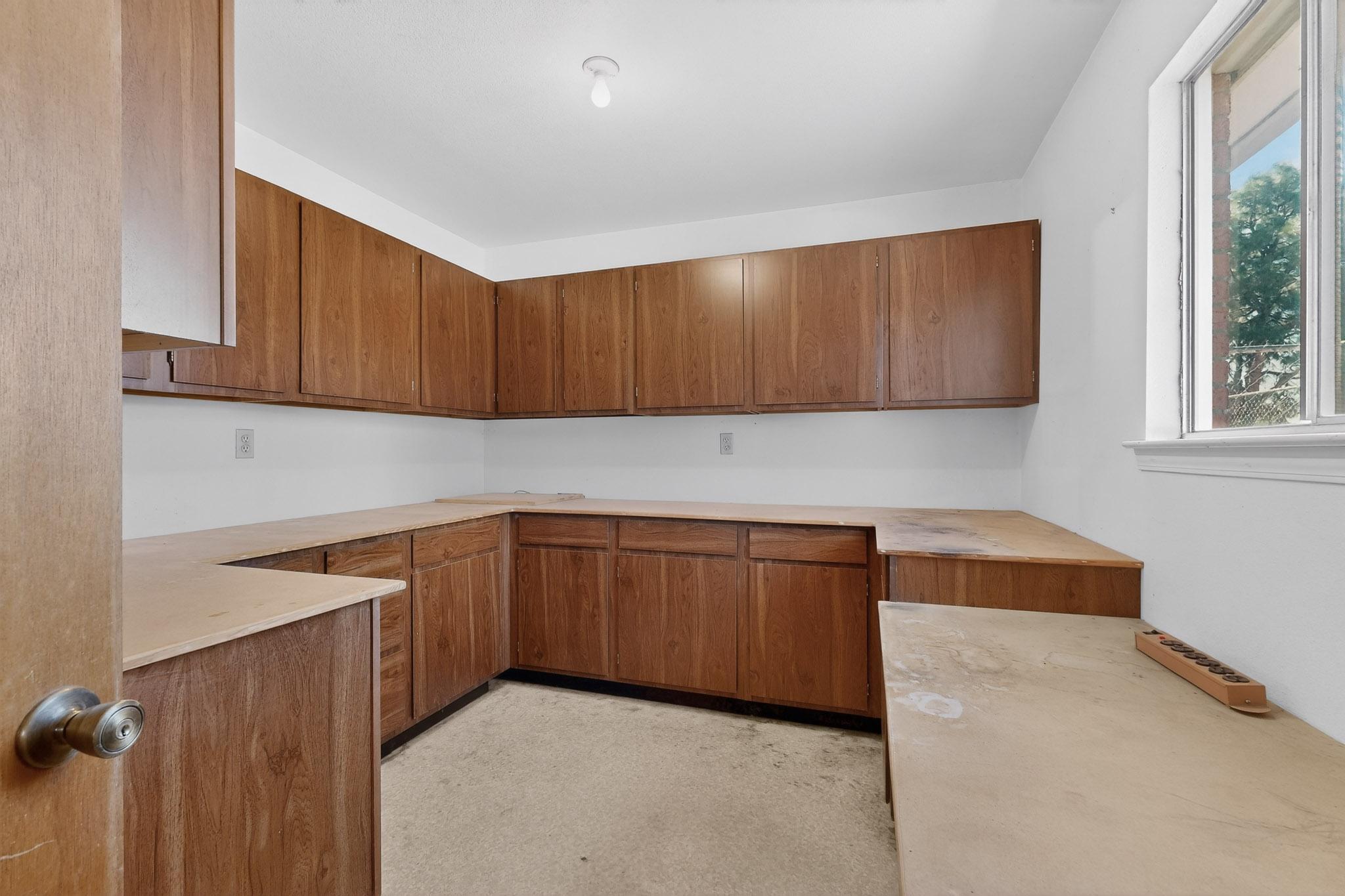 12016 Donna Court NE