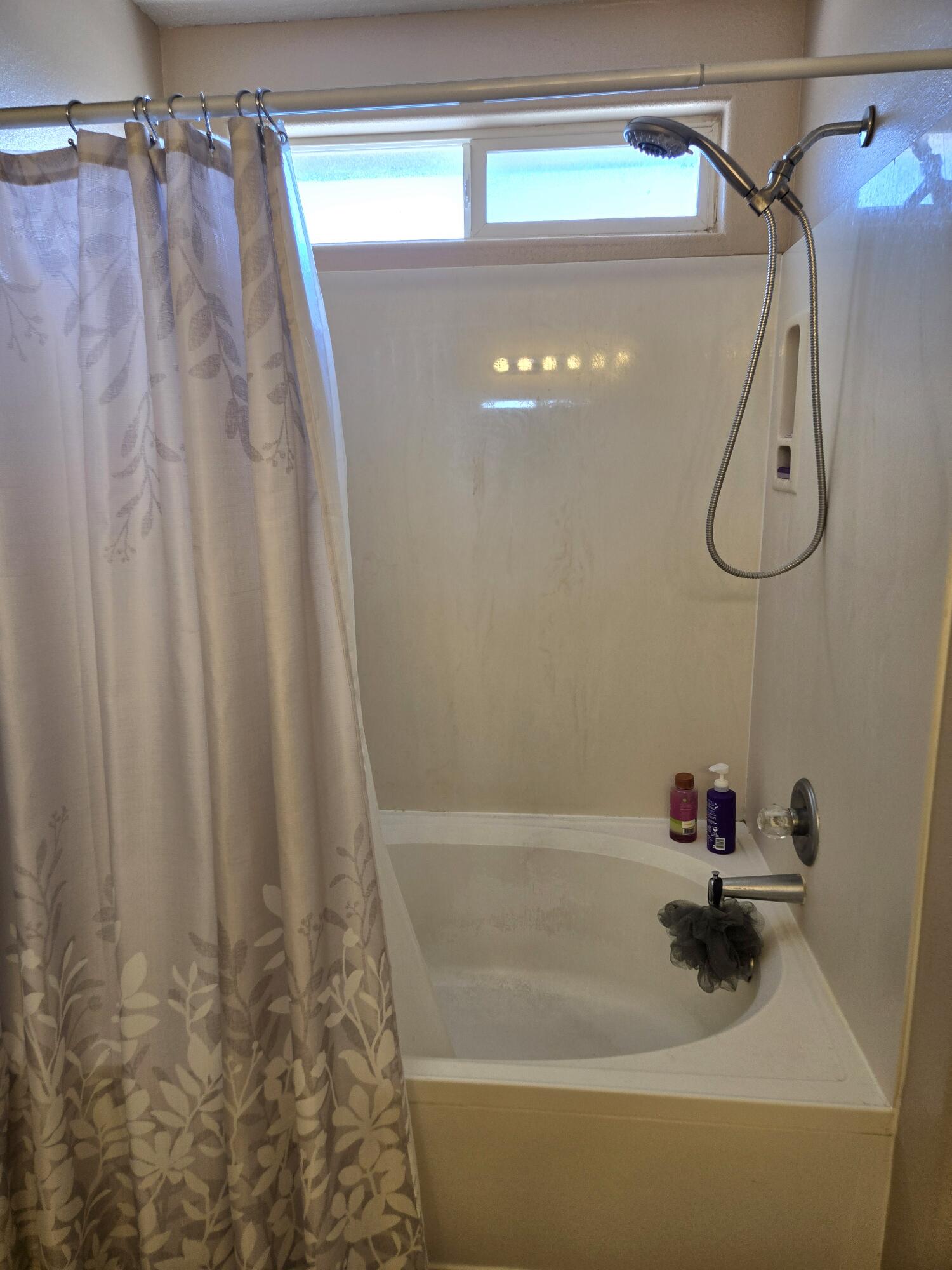 1622 Costilla Road NE