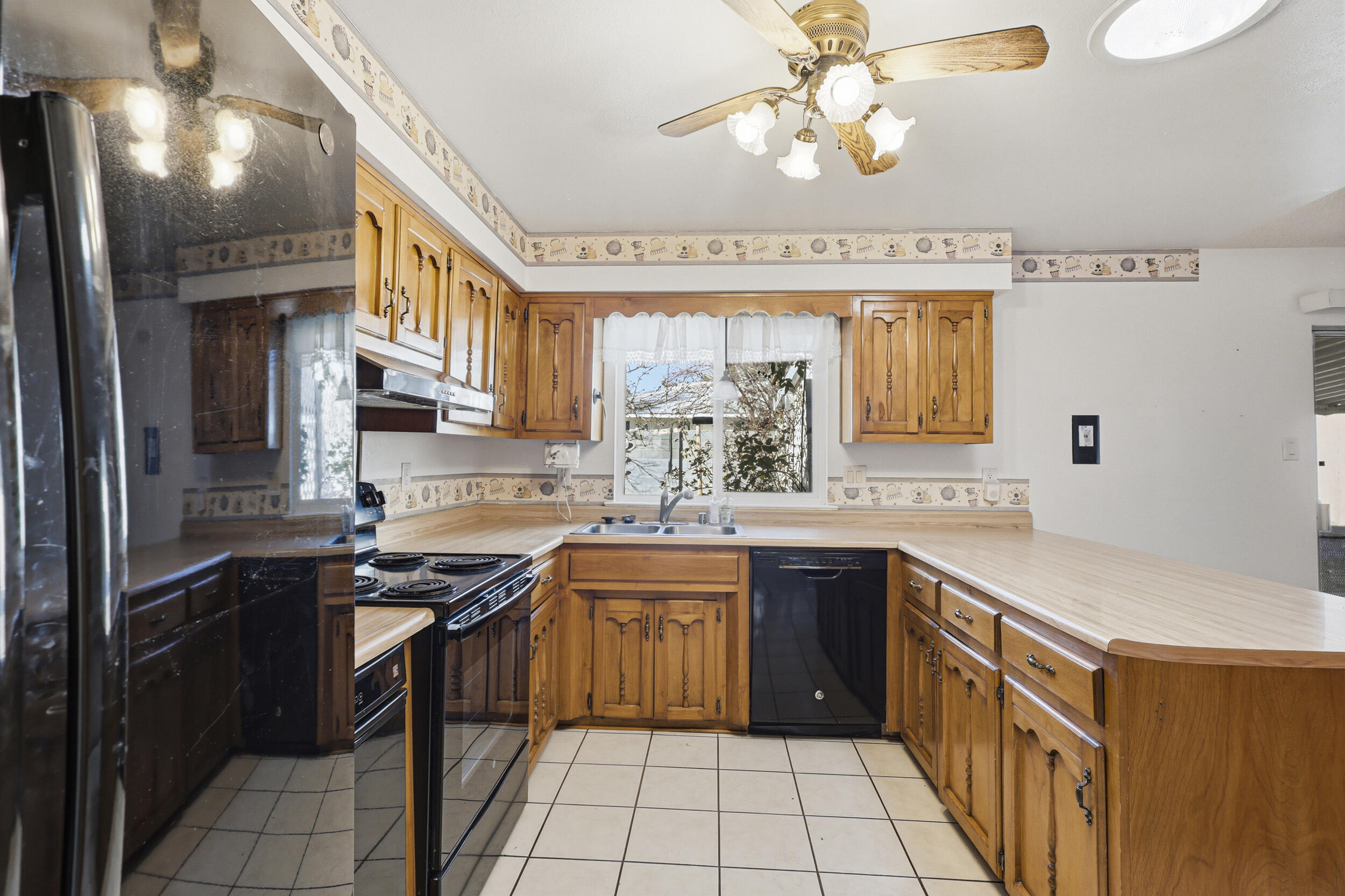 12209 S Phoenix Avenue NE