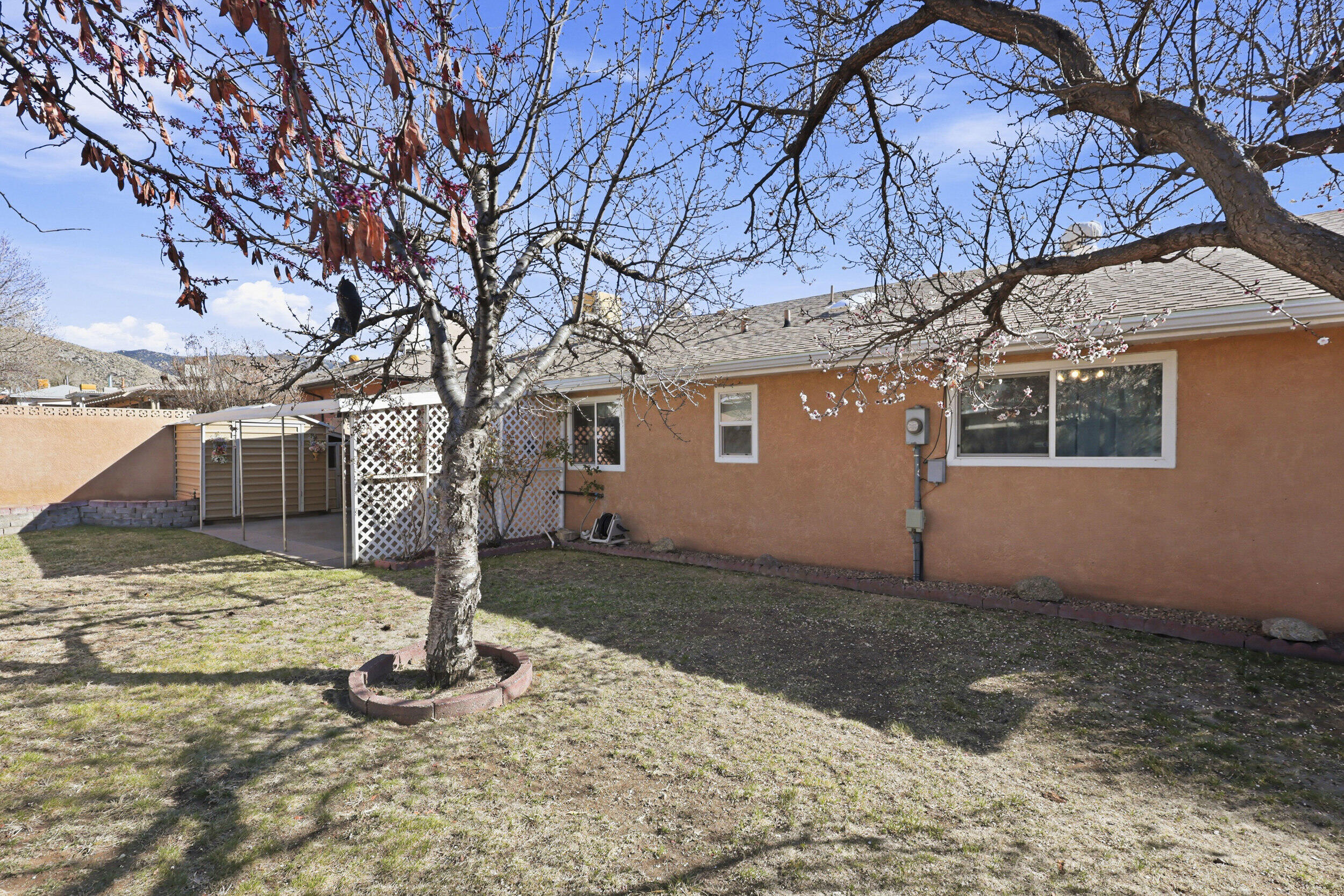 12209 S Phoenix Avenue NE