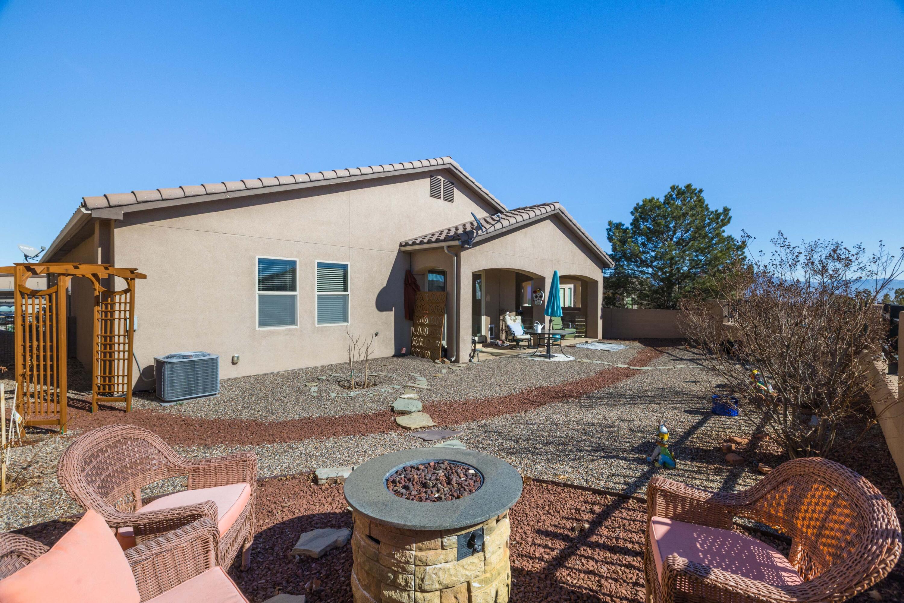 2635 Vista Manzano Loop NE