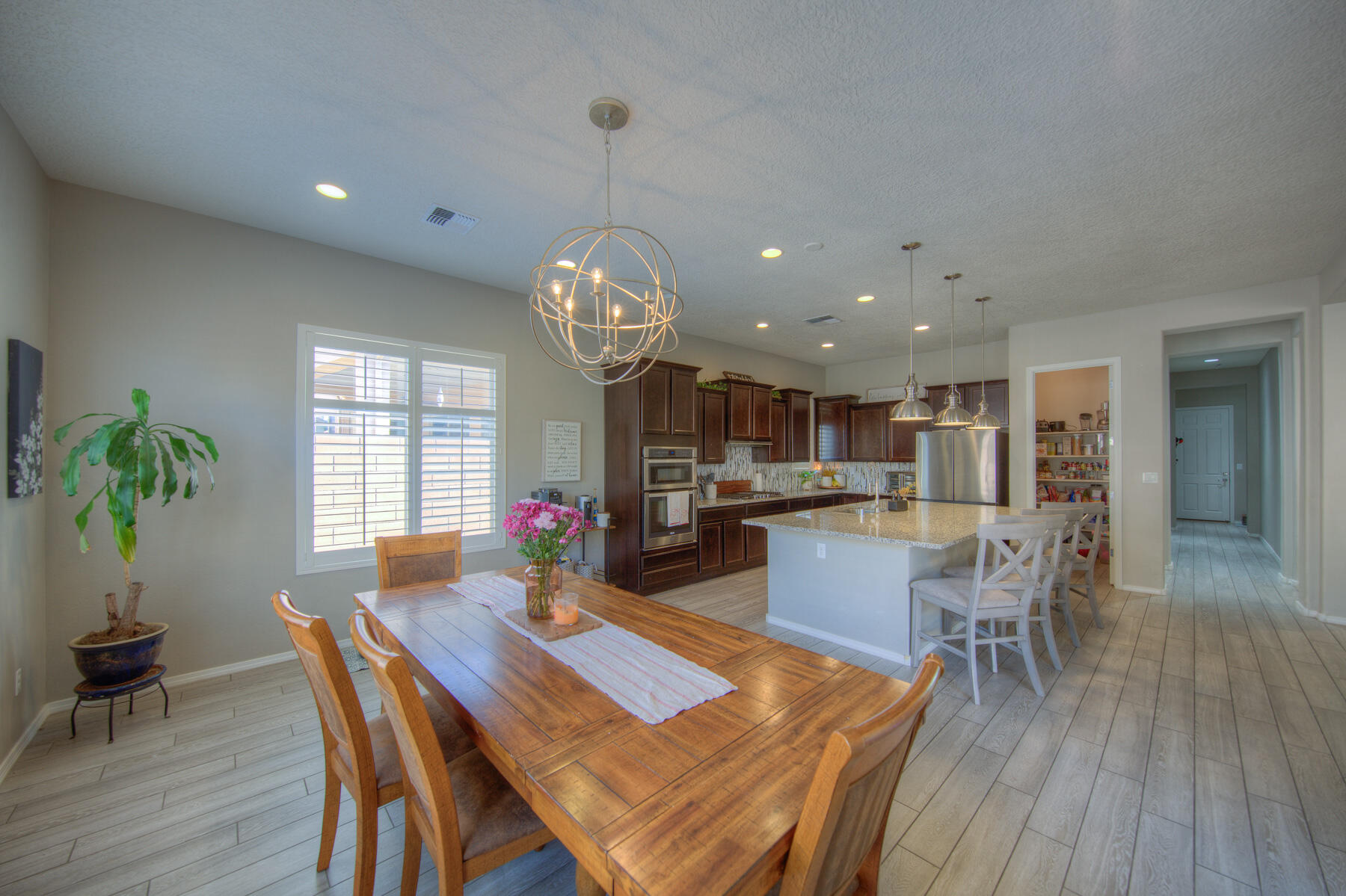 4014 Plaza Colina Lane NE