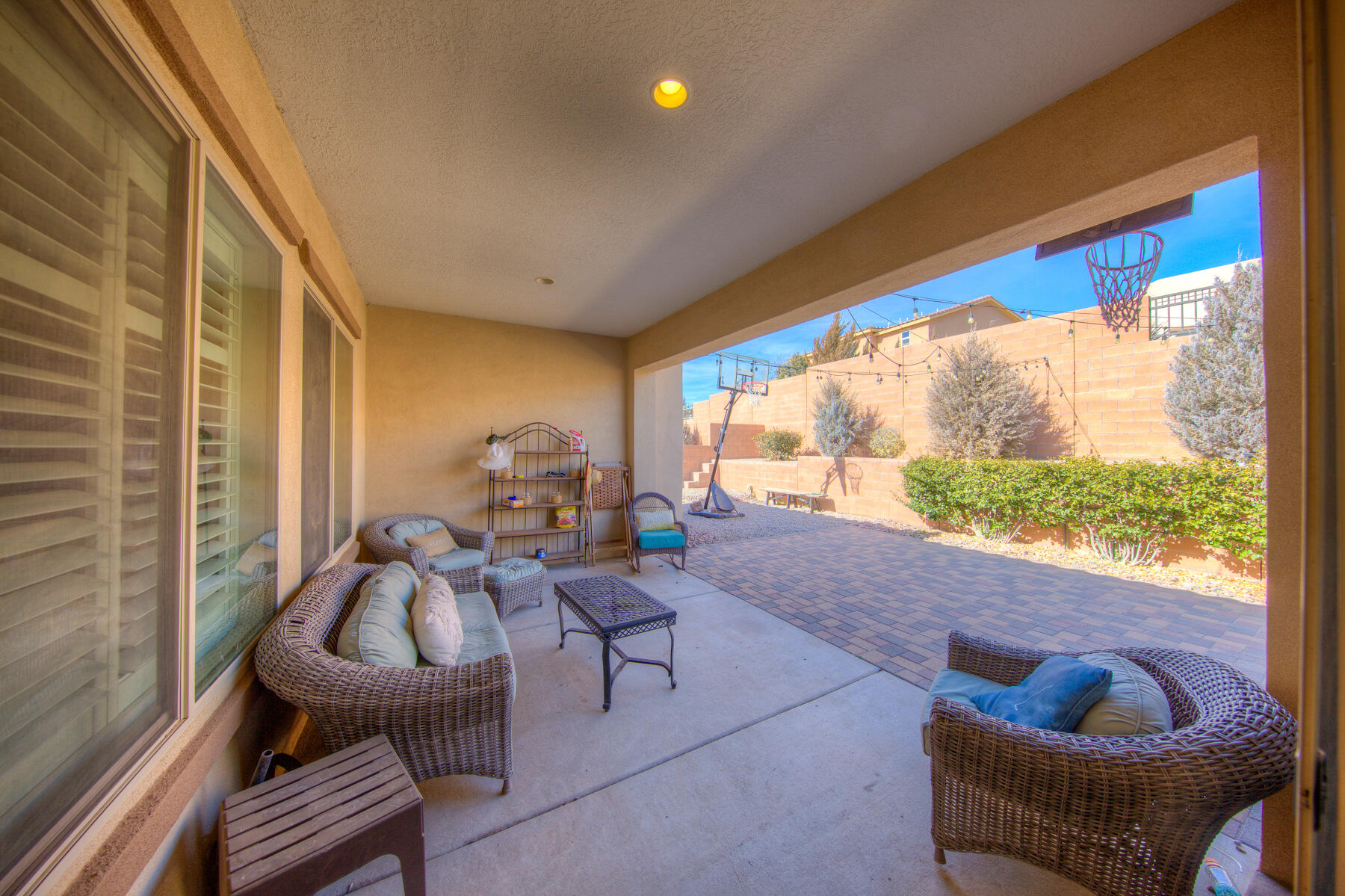 4014 Plaza Colina Lane NE