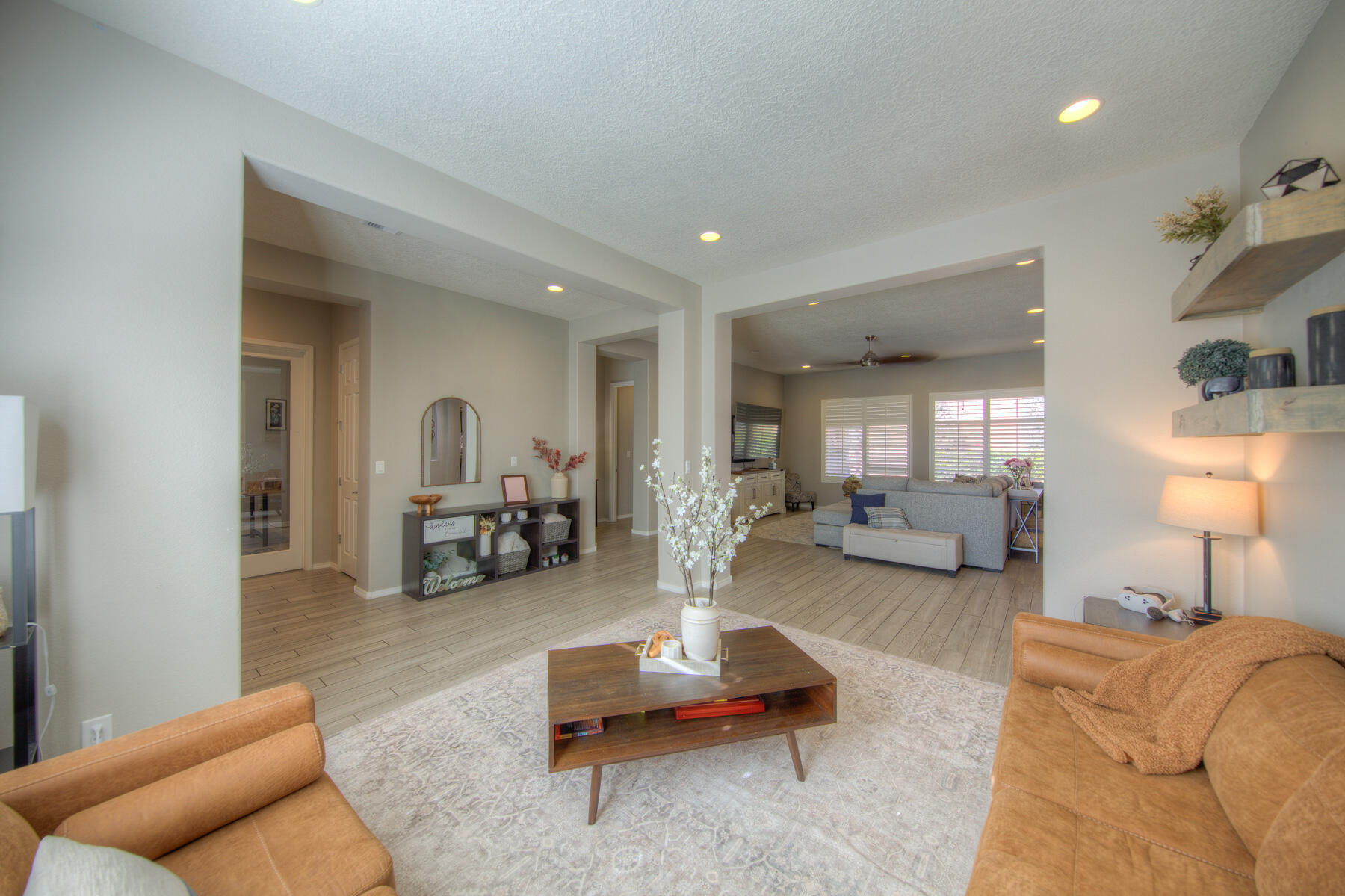 4014 Plaza Colina Lane NE