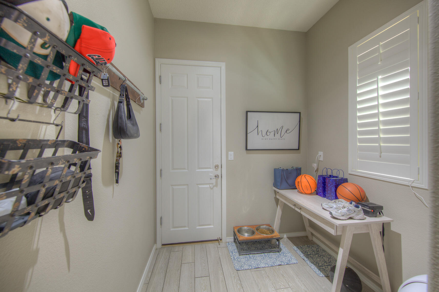 4014 Plaza Colina Lane NE