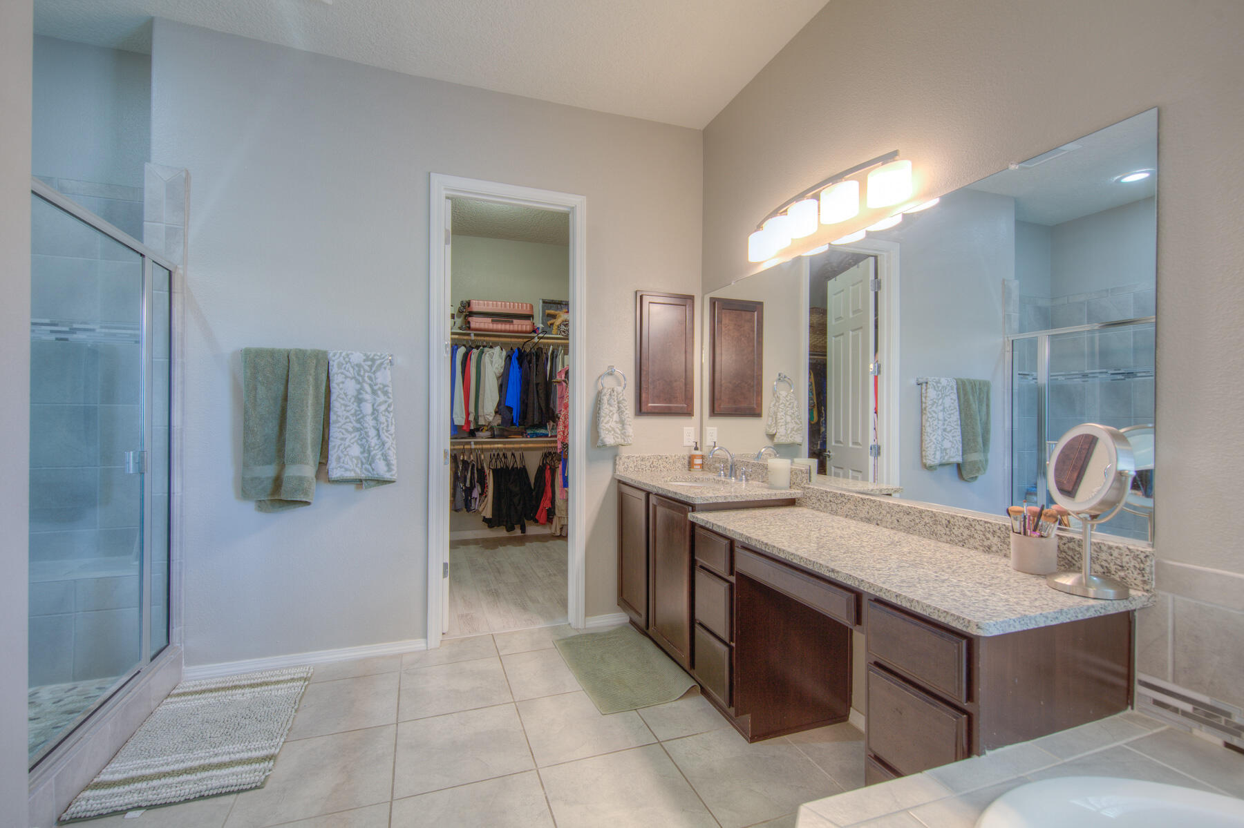 4014 Plaza Colina Lane NE