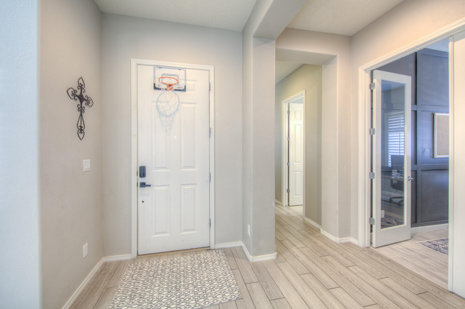 4014 Plaza Colina Lane NE