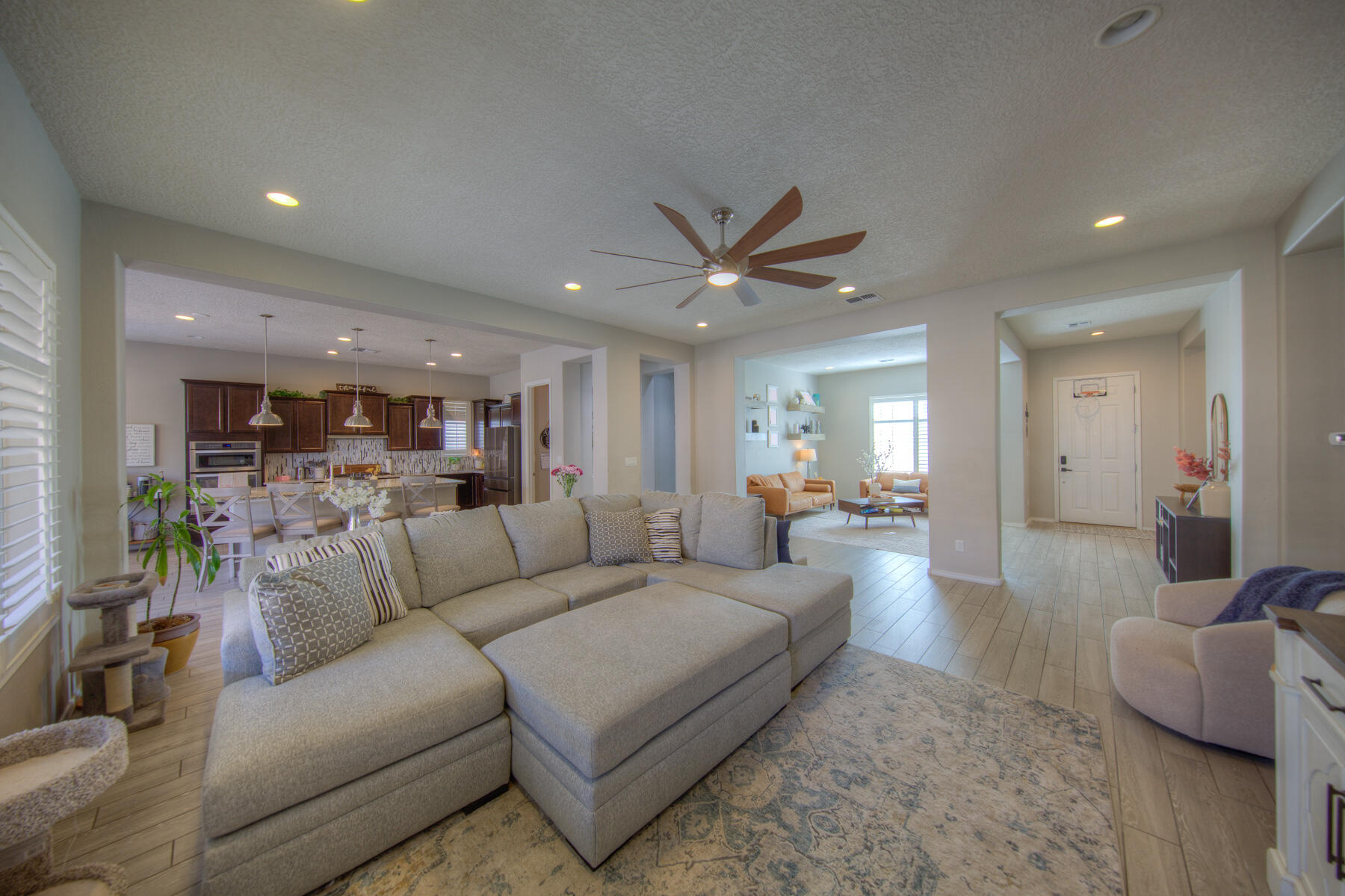 4014 Plaza Colina Lane NE