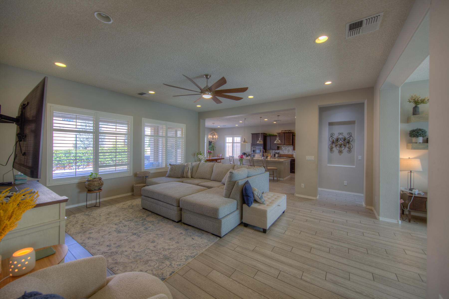 4014 Plaza Colina Lane NE