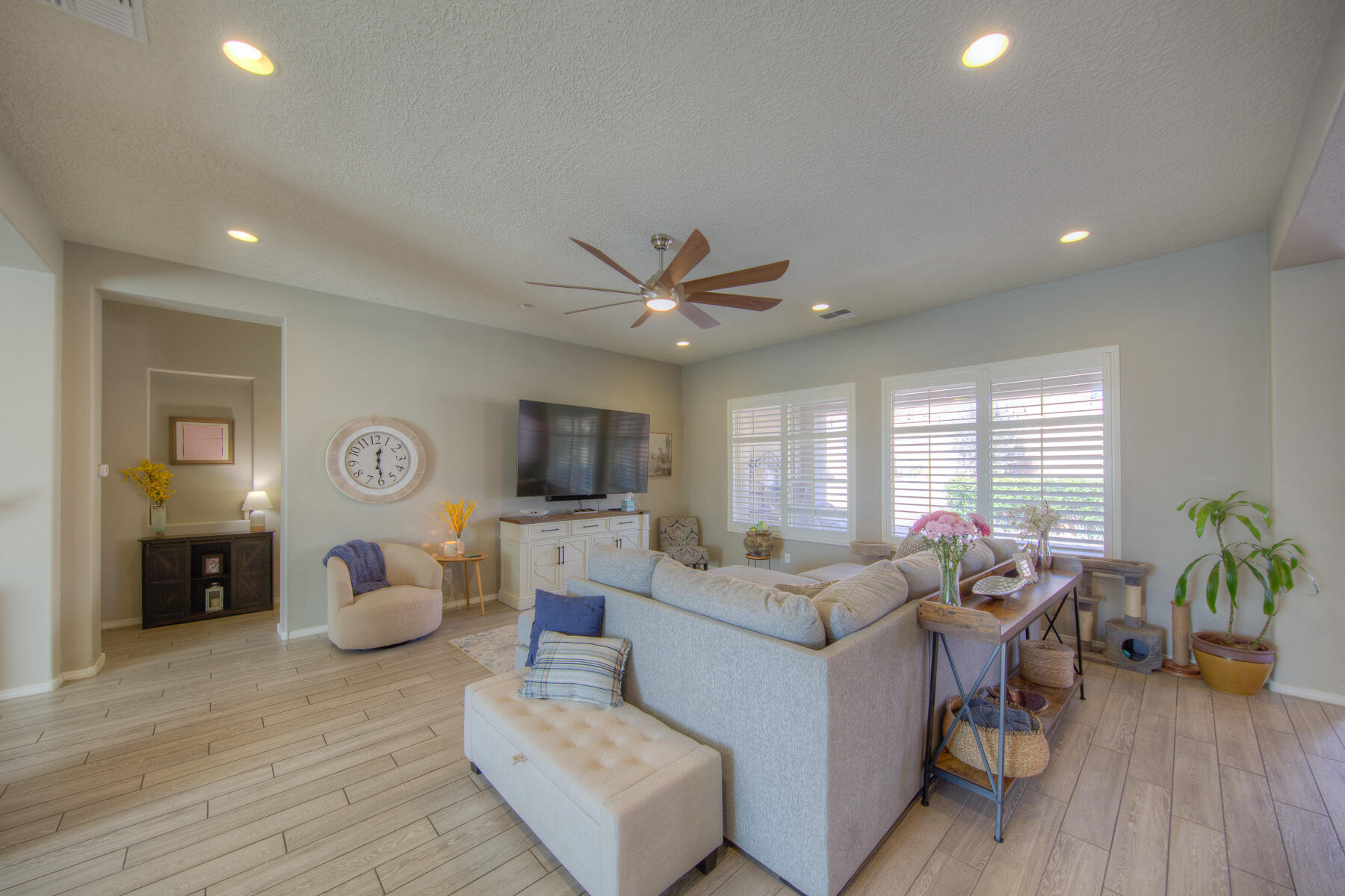 4014 Plaza Colina Lane NE