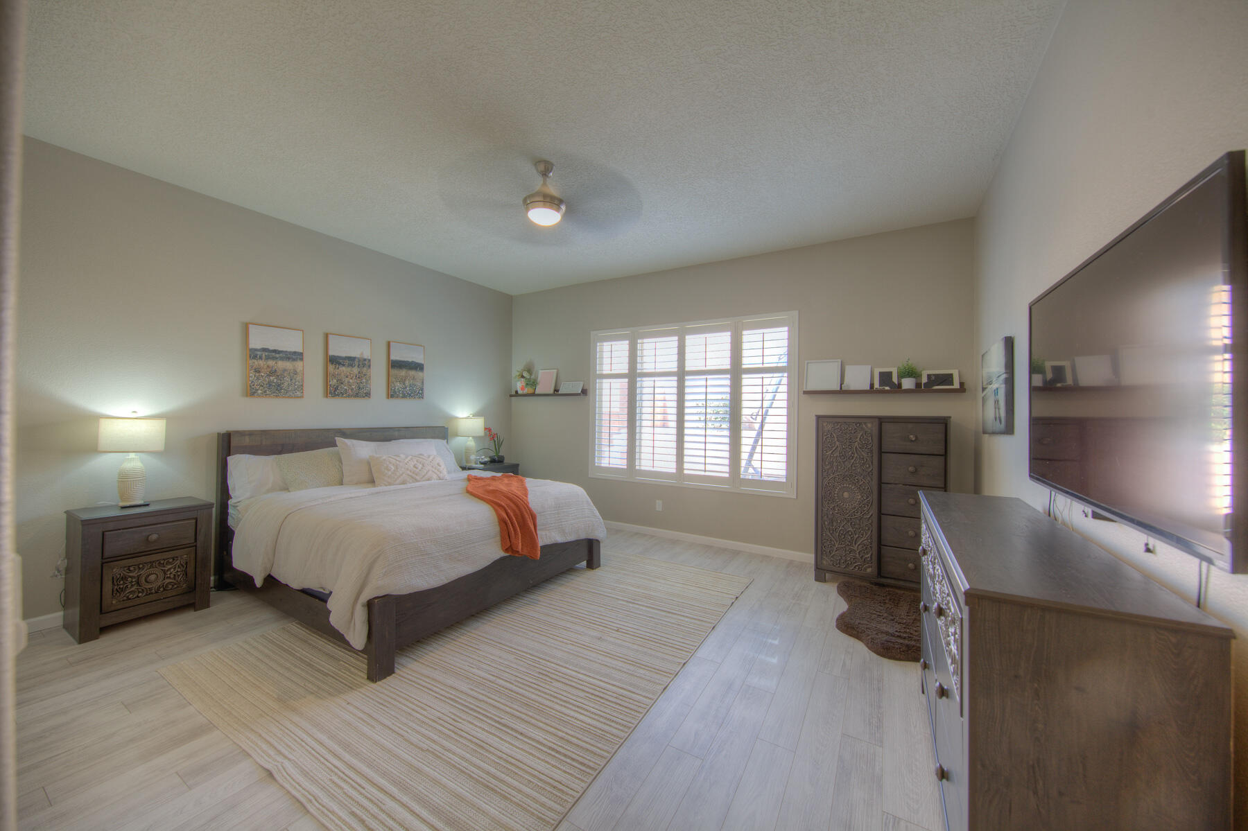 4014 Plaza Colina Lane NE