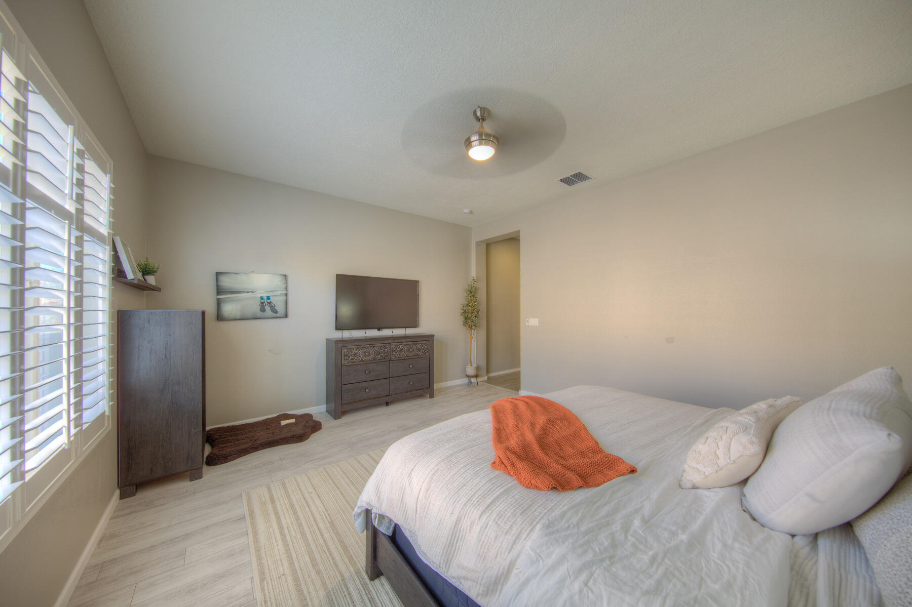 4014 Plaza Colina Lane NE