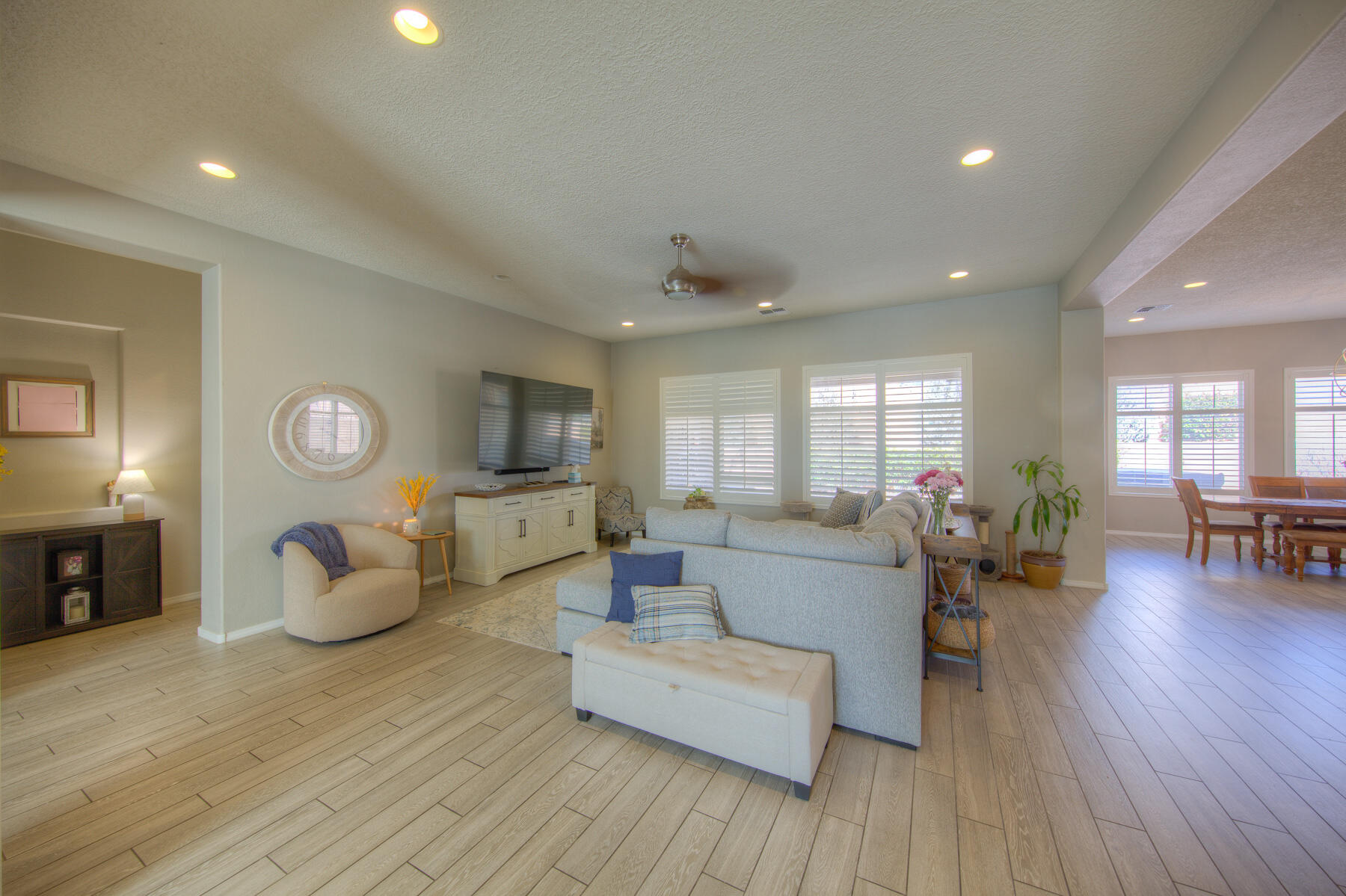 4014 Plaza Colina Lane NE