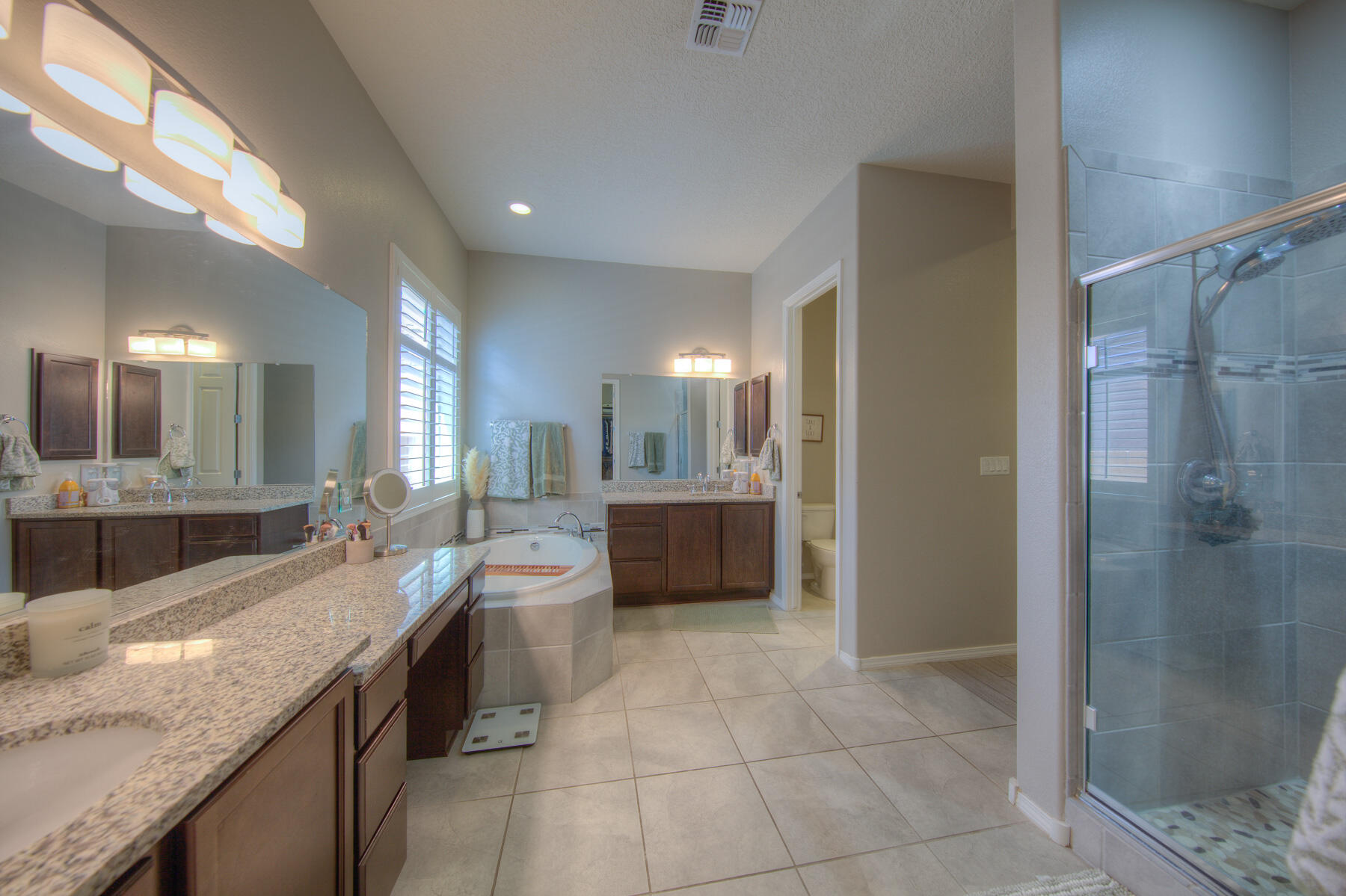 4014 Plaza Colina Lane NE