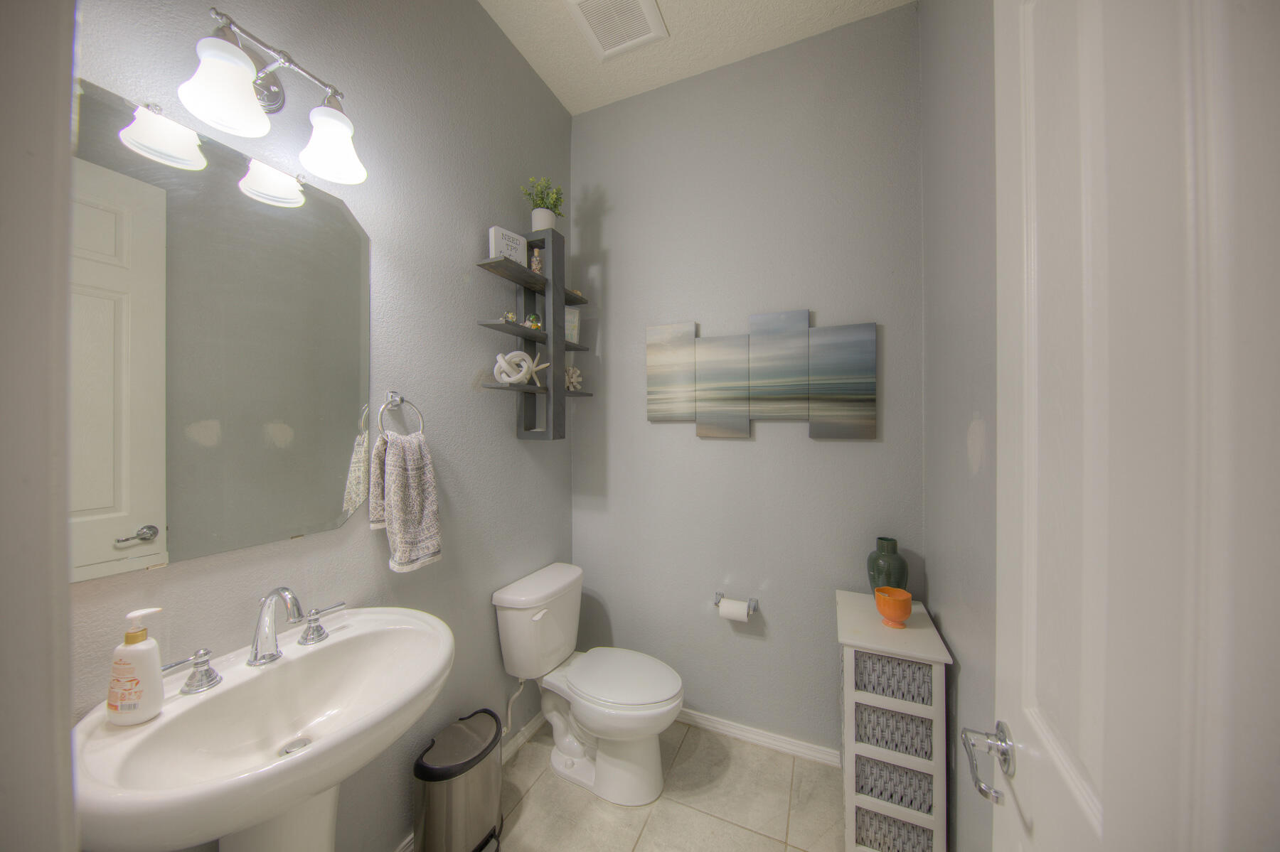 4014 Plaza Colina Lane NE