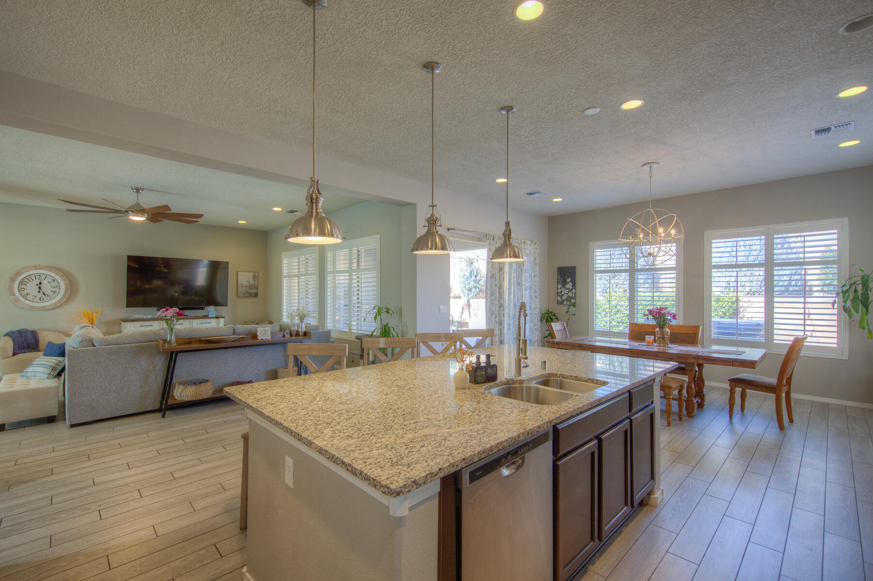 4014 Plaza Colina Lane NE