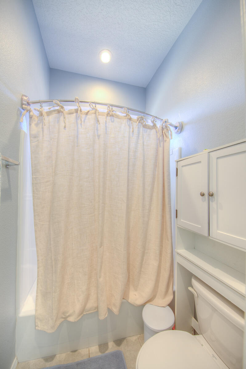 4014 Plaza Colina Lane NE