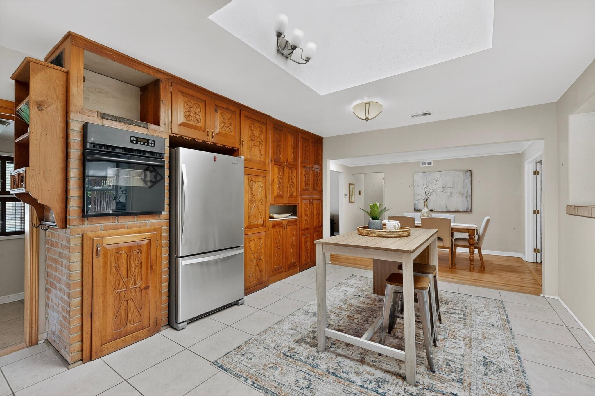 821 Solano Drive NE