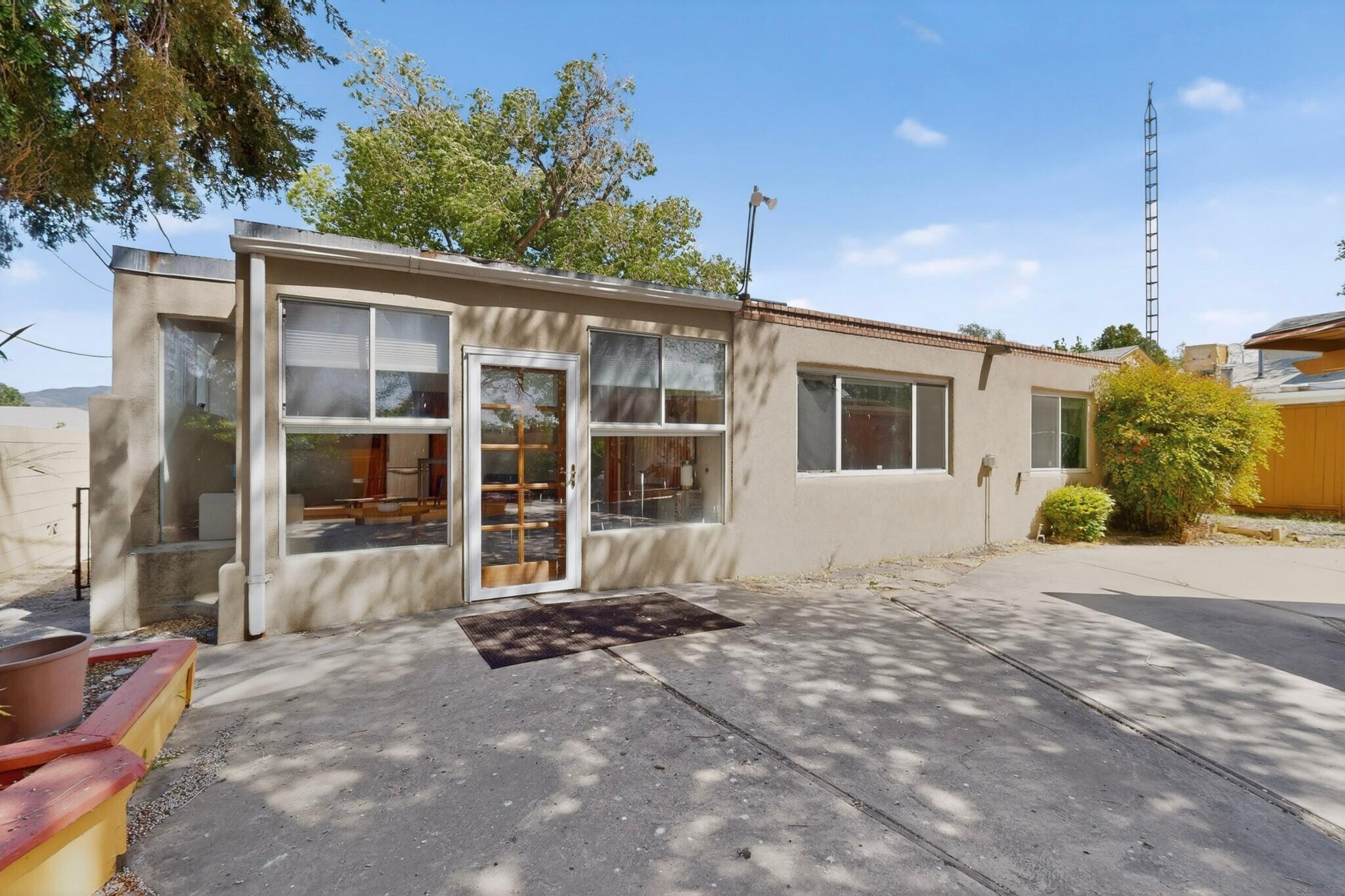 821 Solano Drive NE