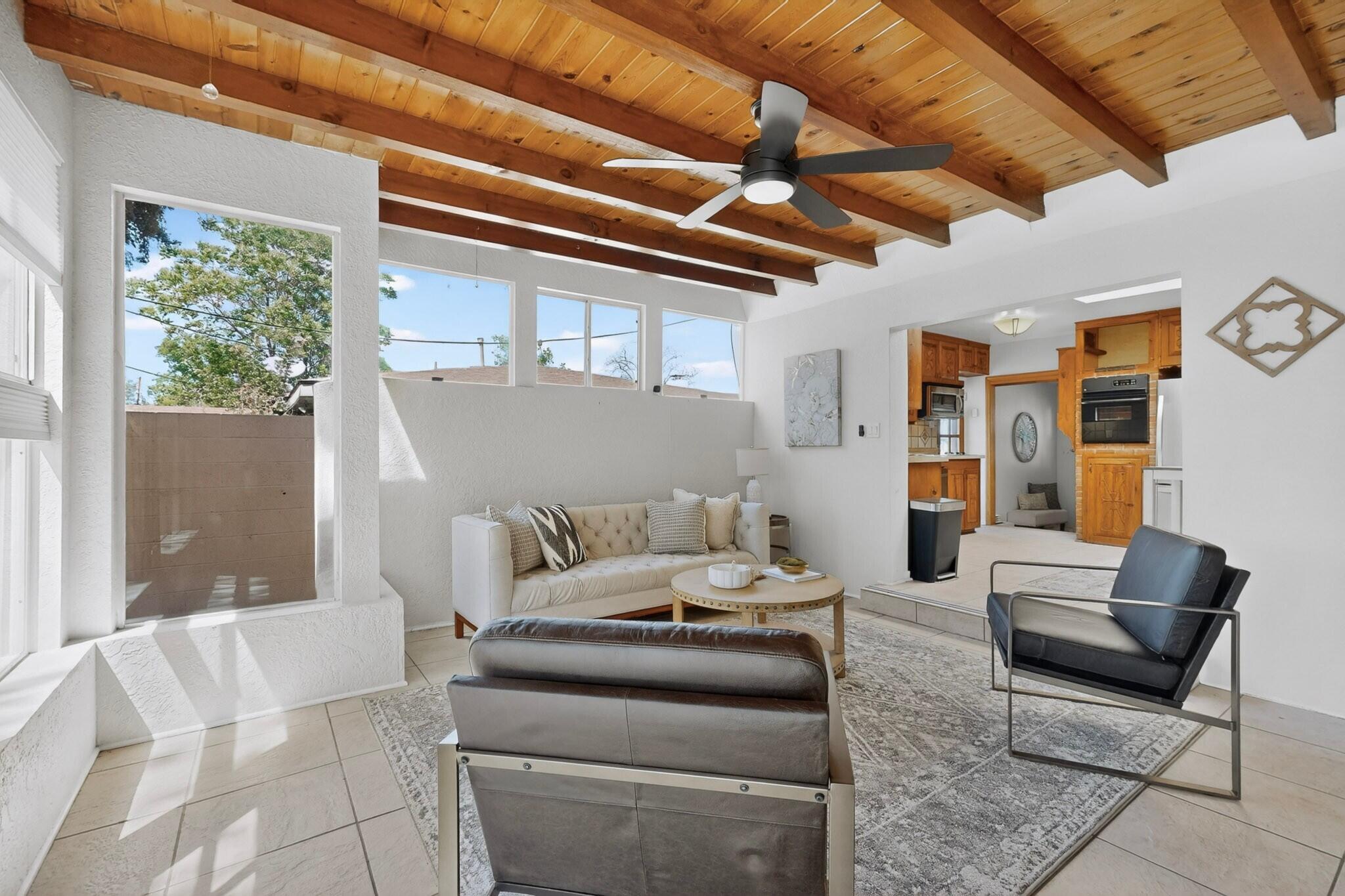 821 Solano Drive NE