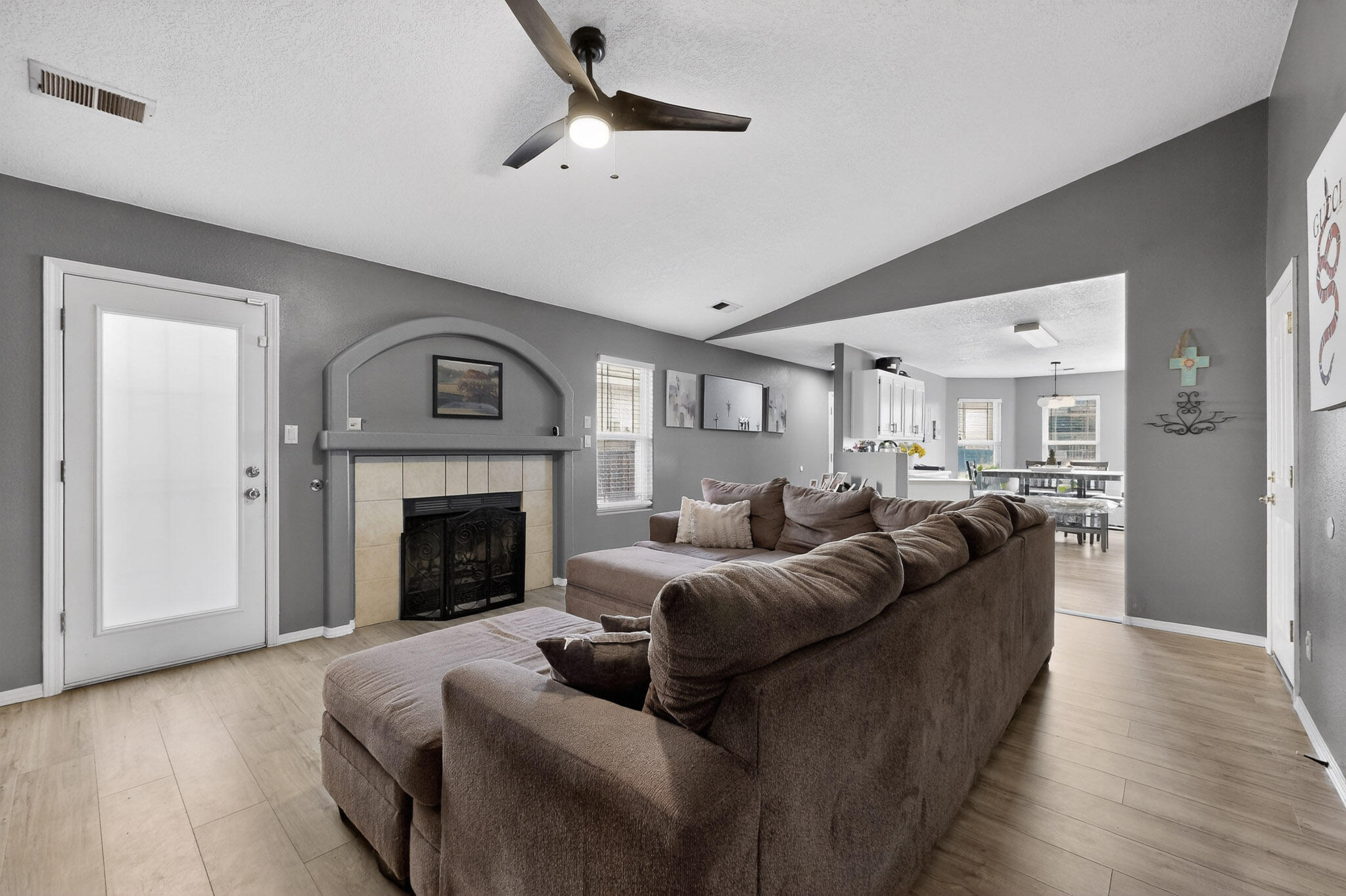 619 Red Bluff Avenue SW