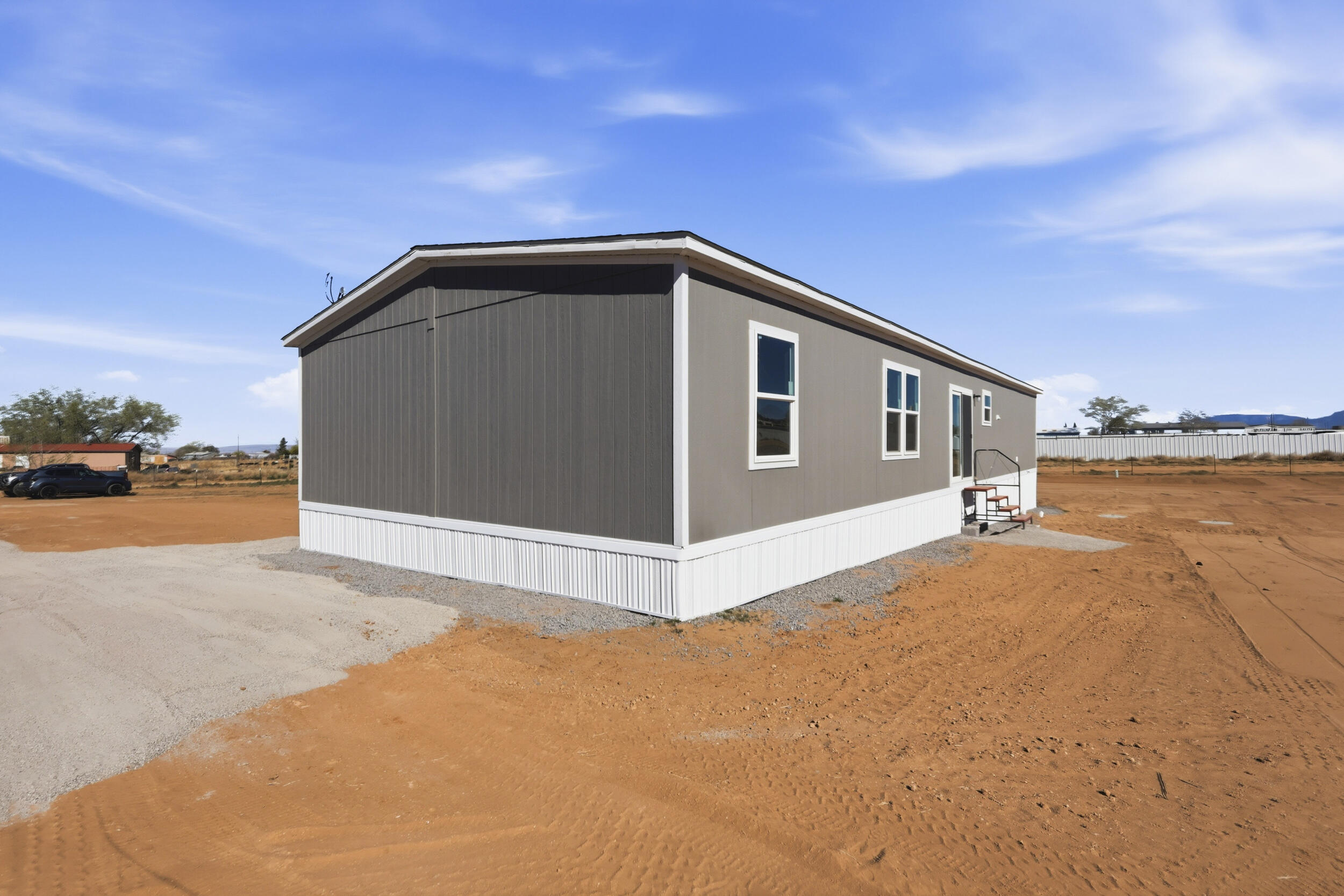 4 Meadowlake Lane