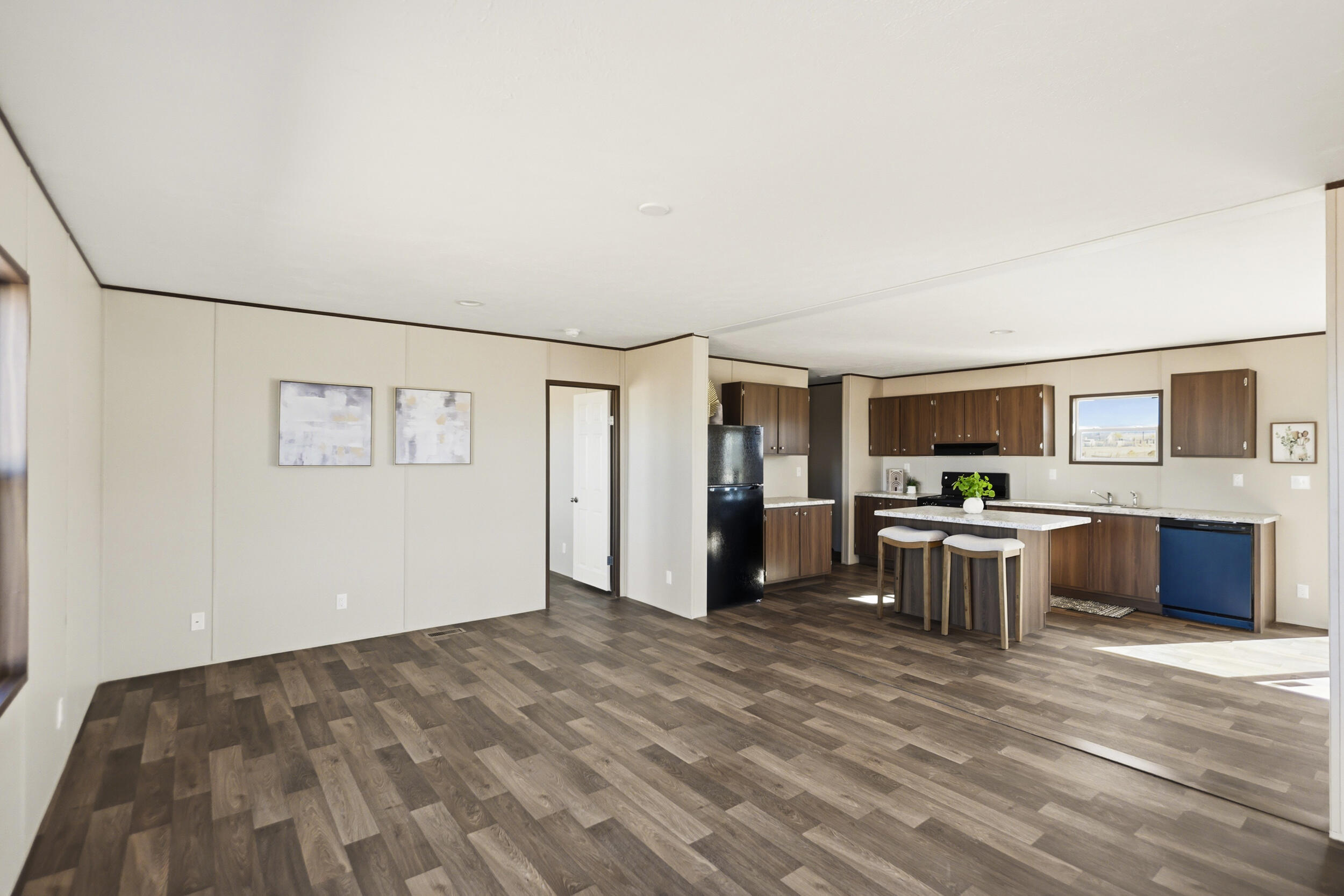 4 Meadowlake Lane