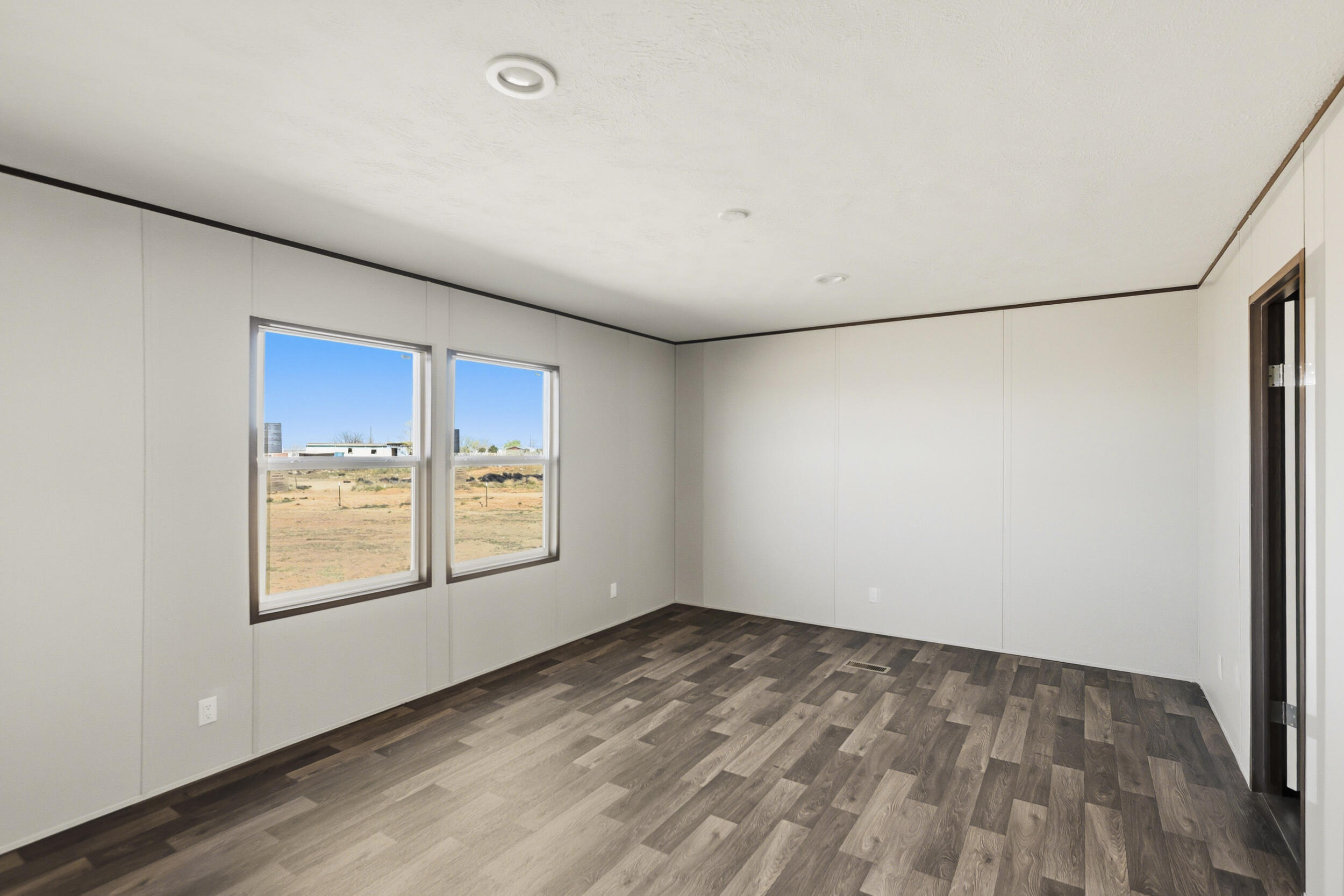 4 Meadowlake Lane